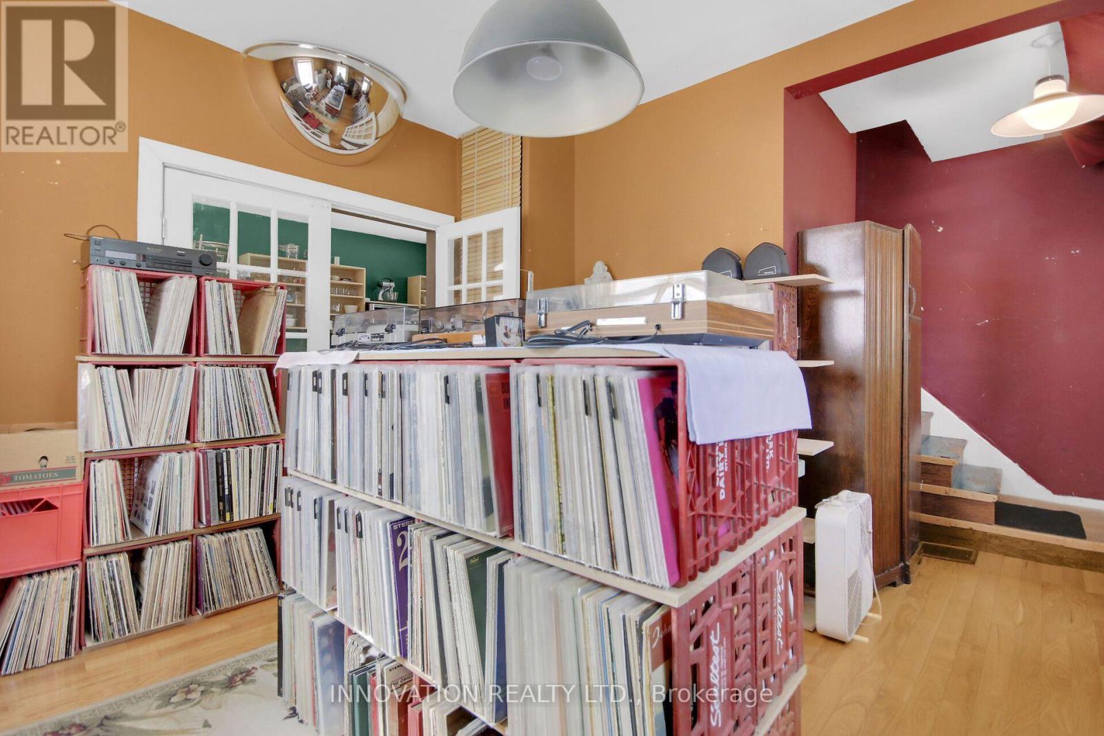 2158 DUNDAS STREET - 21