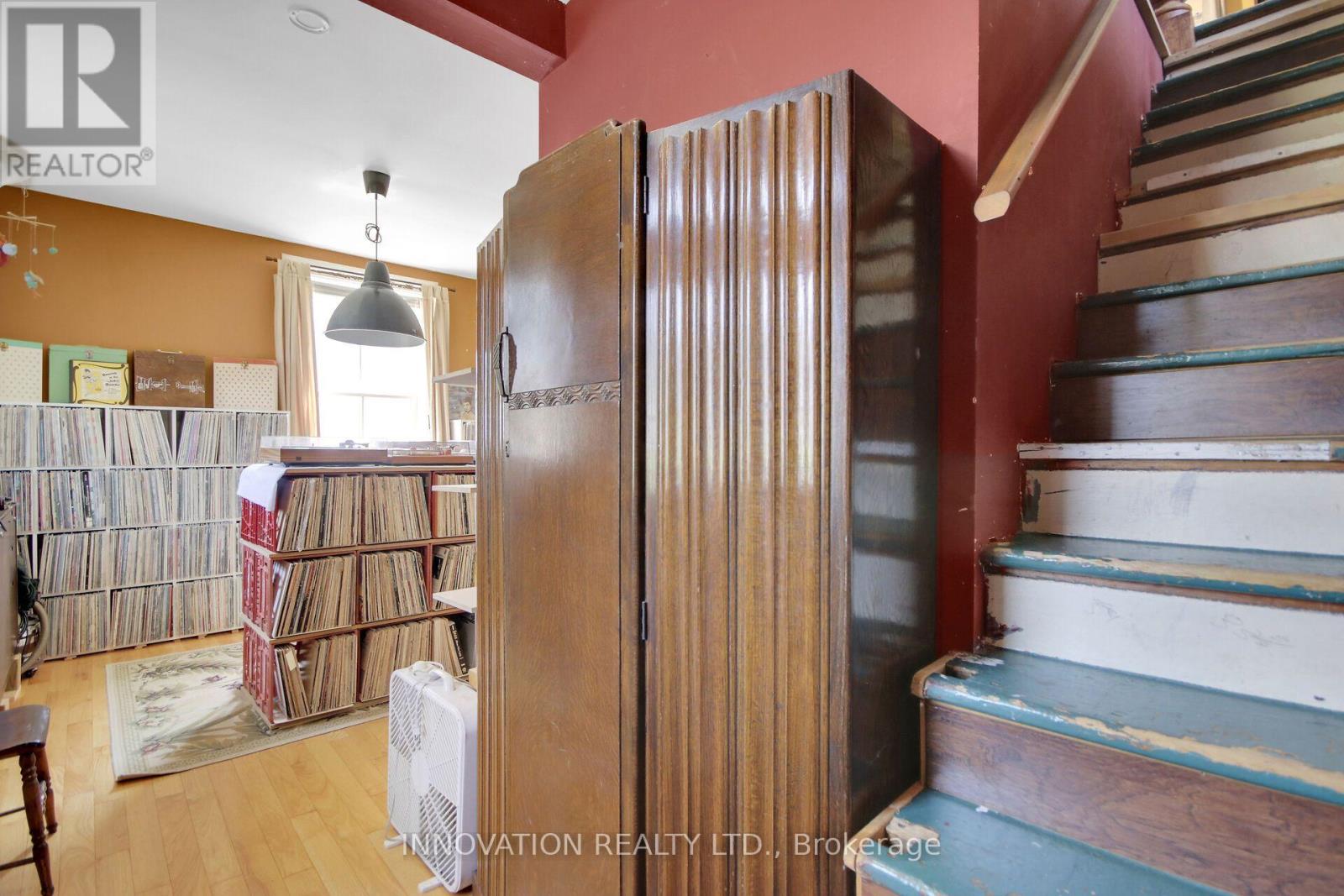 2158 DUNDAS STREET - 22