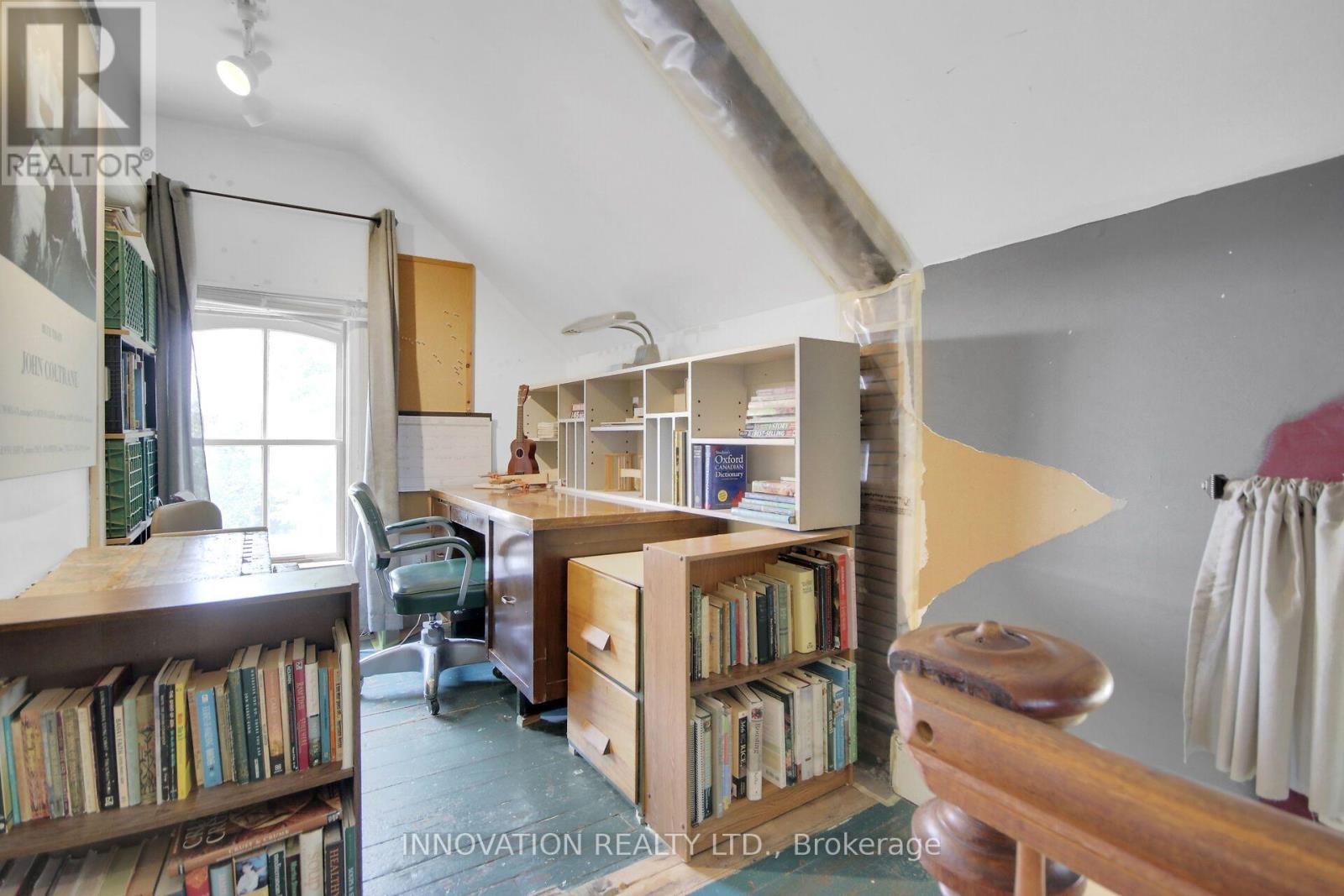 2158 DUNDAS STREET - 23