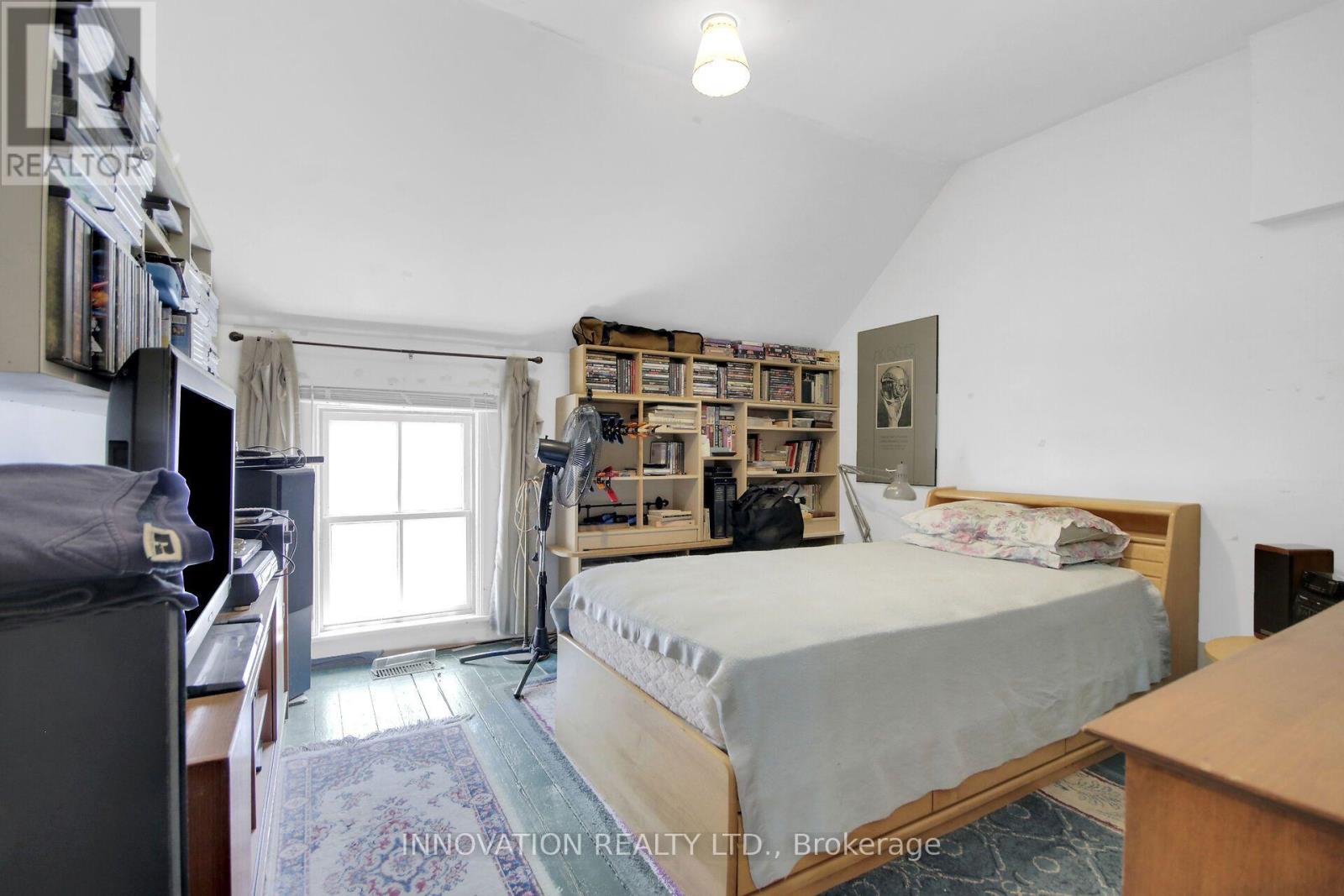 2158 DUNDAS STREET - 26