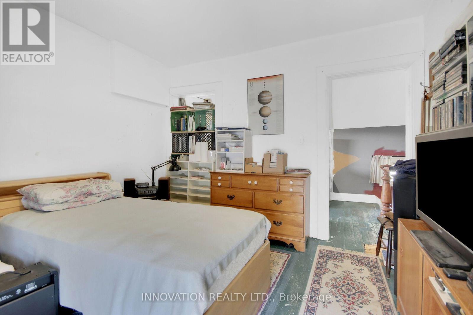 2158 DUNDAS STREET - 27