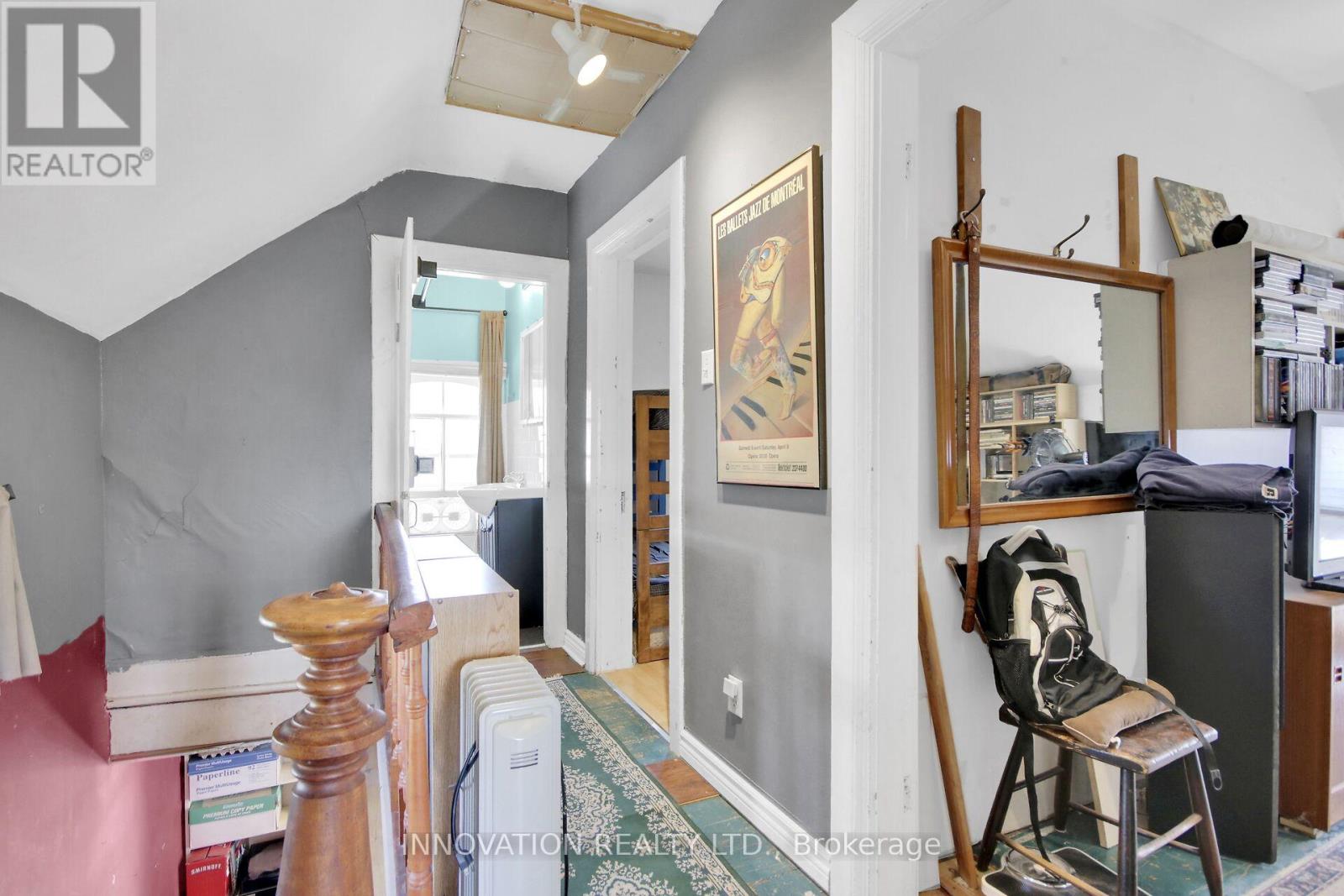 2158 DUNDAS STREET - 32
