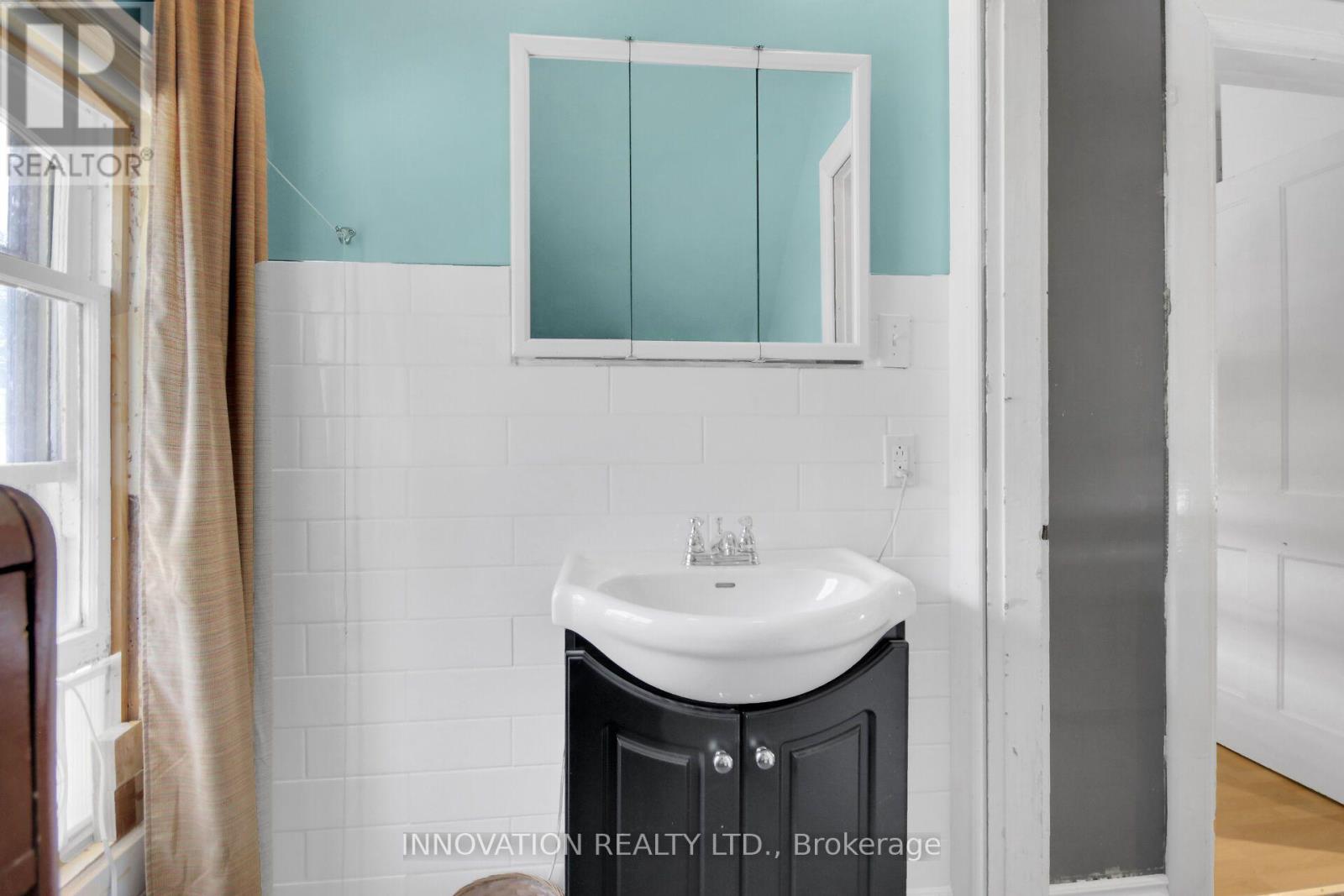 2158 DUNDAS STREET - 34