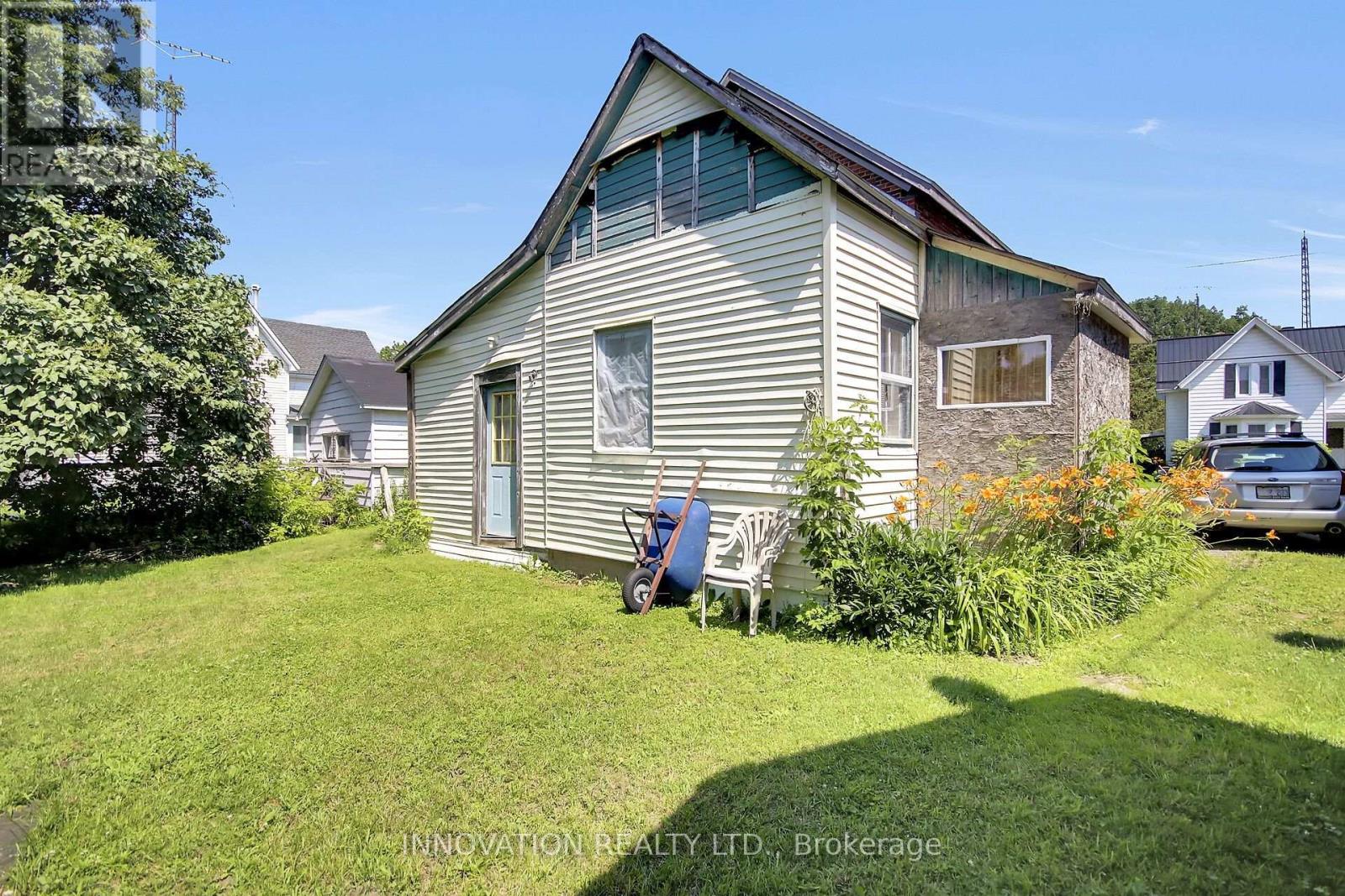 2158 DUNDAS STREET - 6