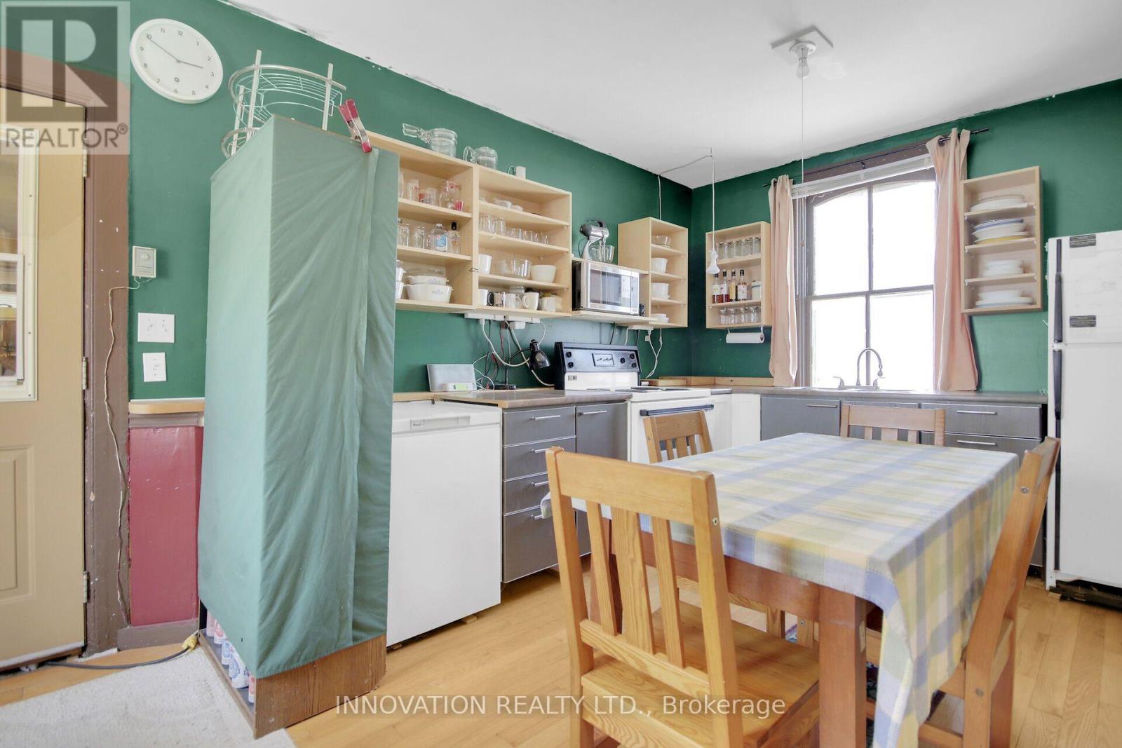 2158 DUNDAS STREET - 7