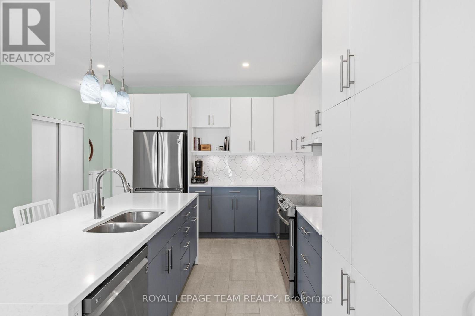 111 DUN SKIPPER DRIVE, Ottawa. Luxury613. By Peter Sagos - Image 12