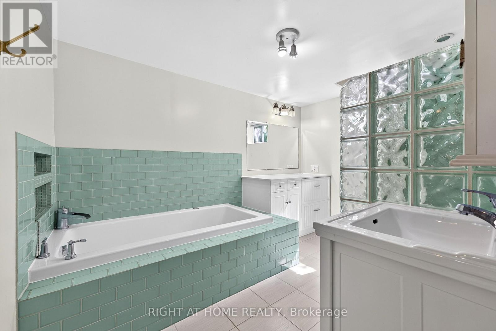 1 Bed, 1 Bath House for Rent in Ottawa – 60 WESTWOOD DRIVE, Ottawa – MLS# X13541930 - Image 17