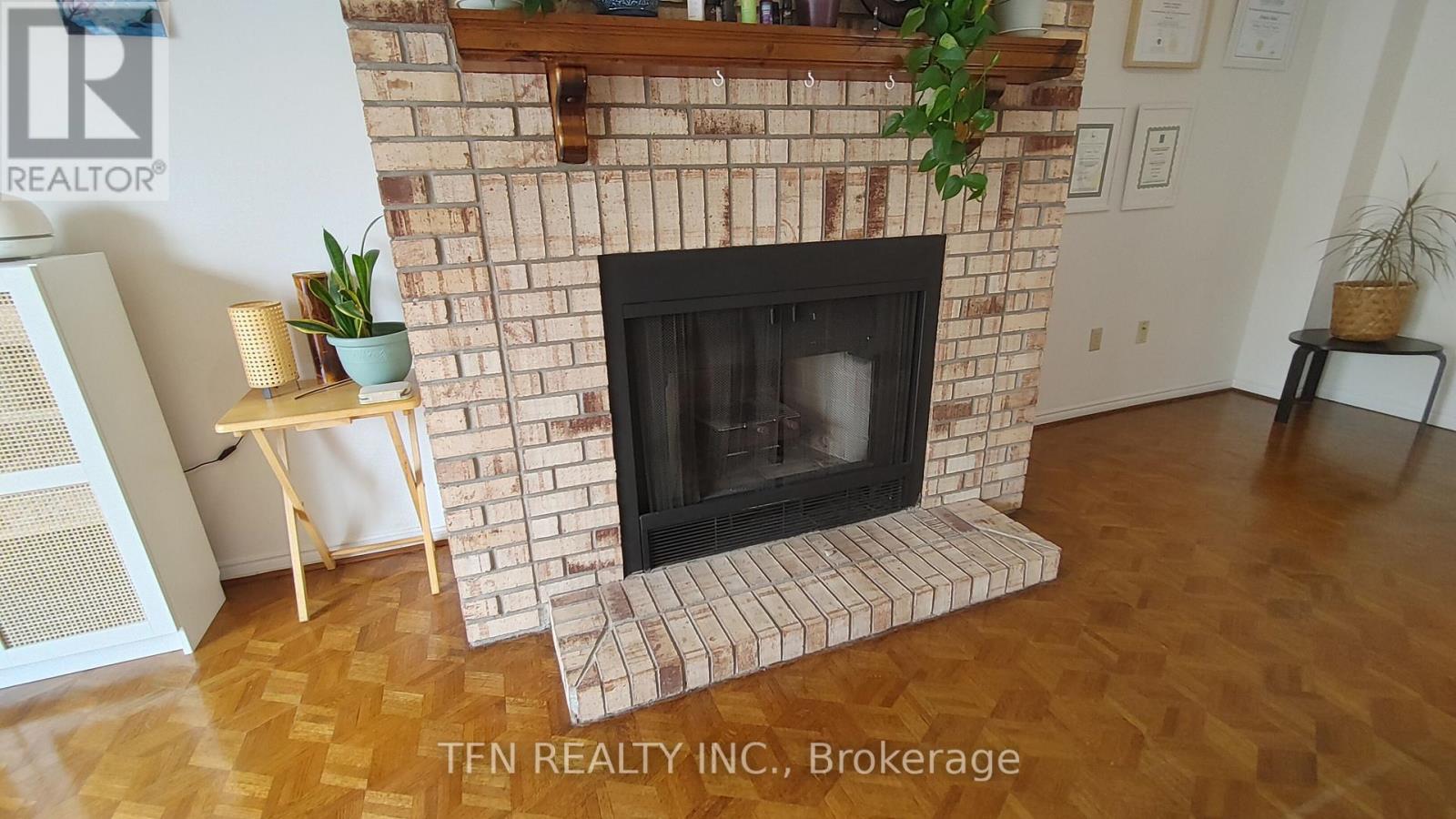 112 TRAFALGAR SQUARE - 10