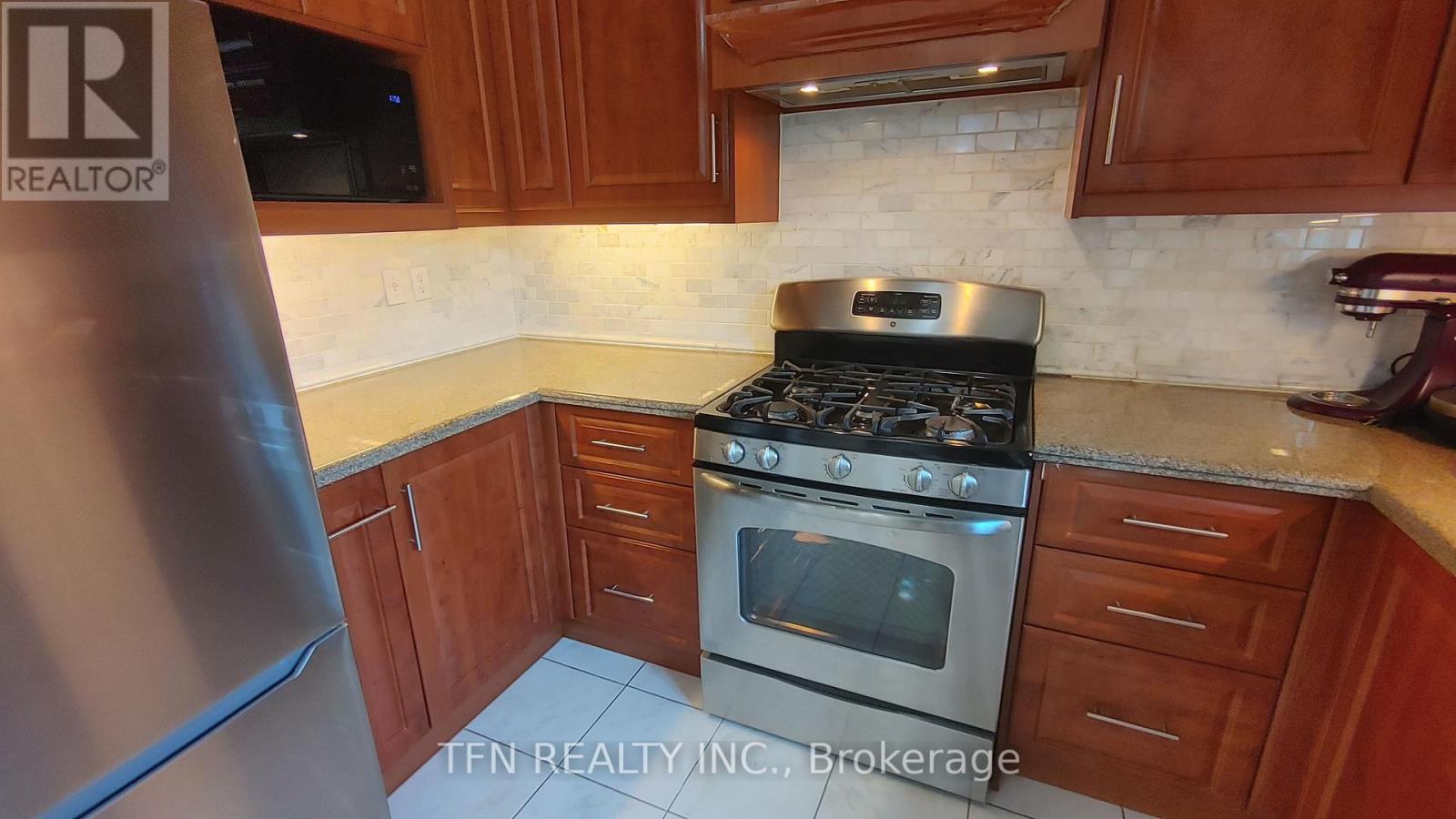 112 TRAFALGAR SQUARE - 14