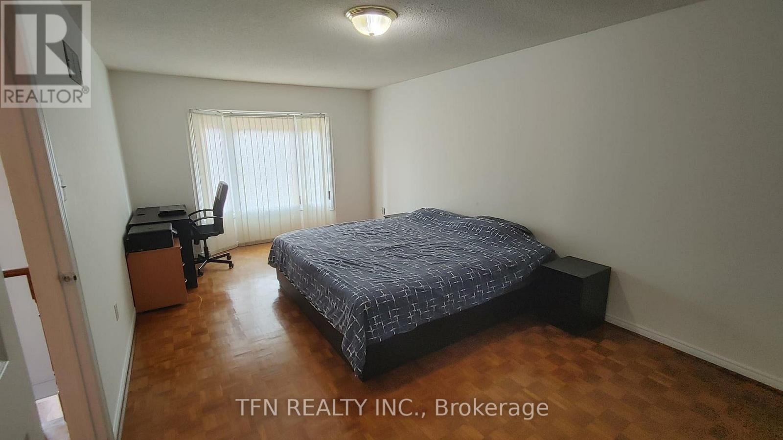 112 TRAFALGAR SQUARE - 20