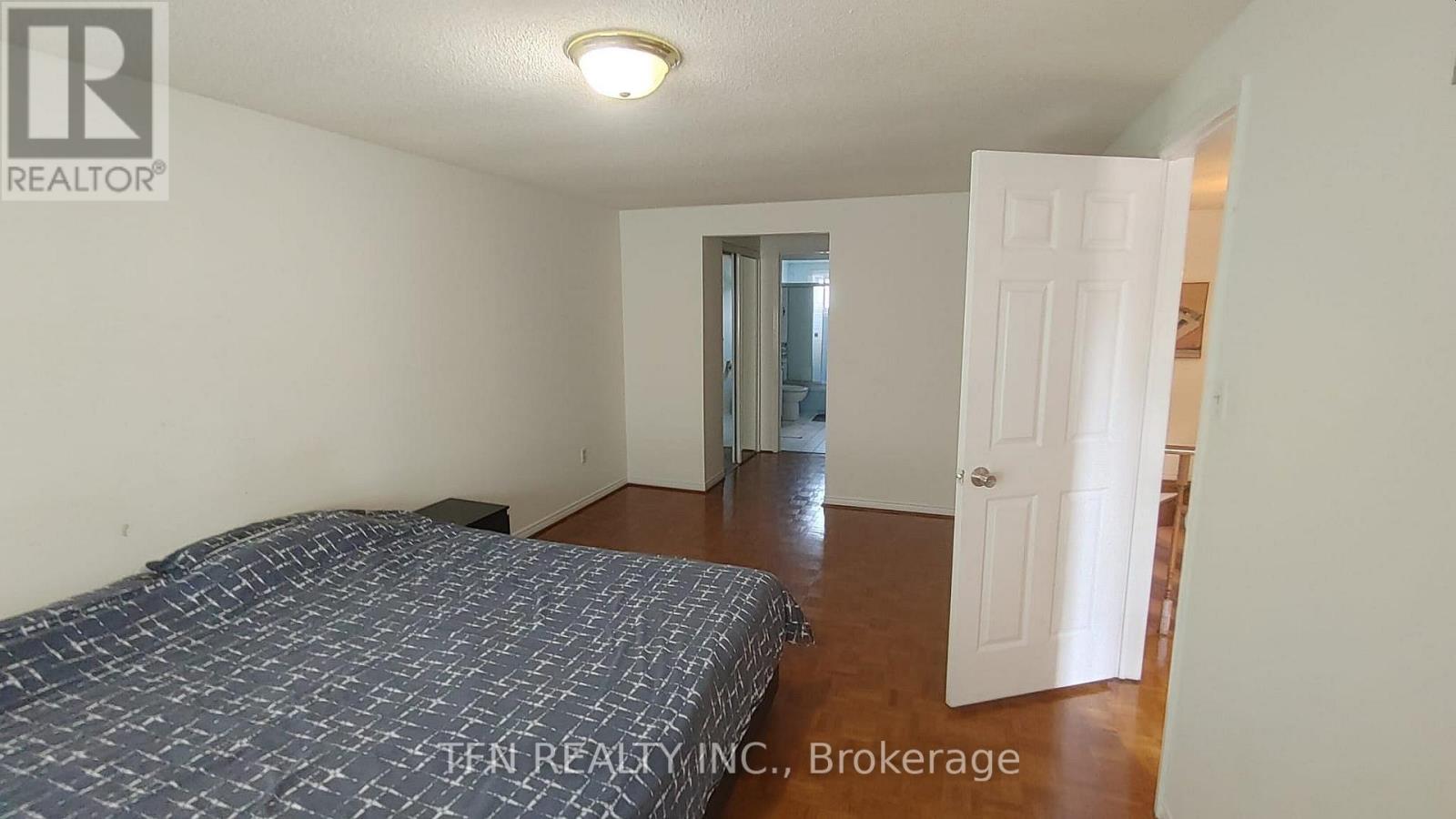 112 TRAFALGAR SQUARE - 21