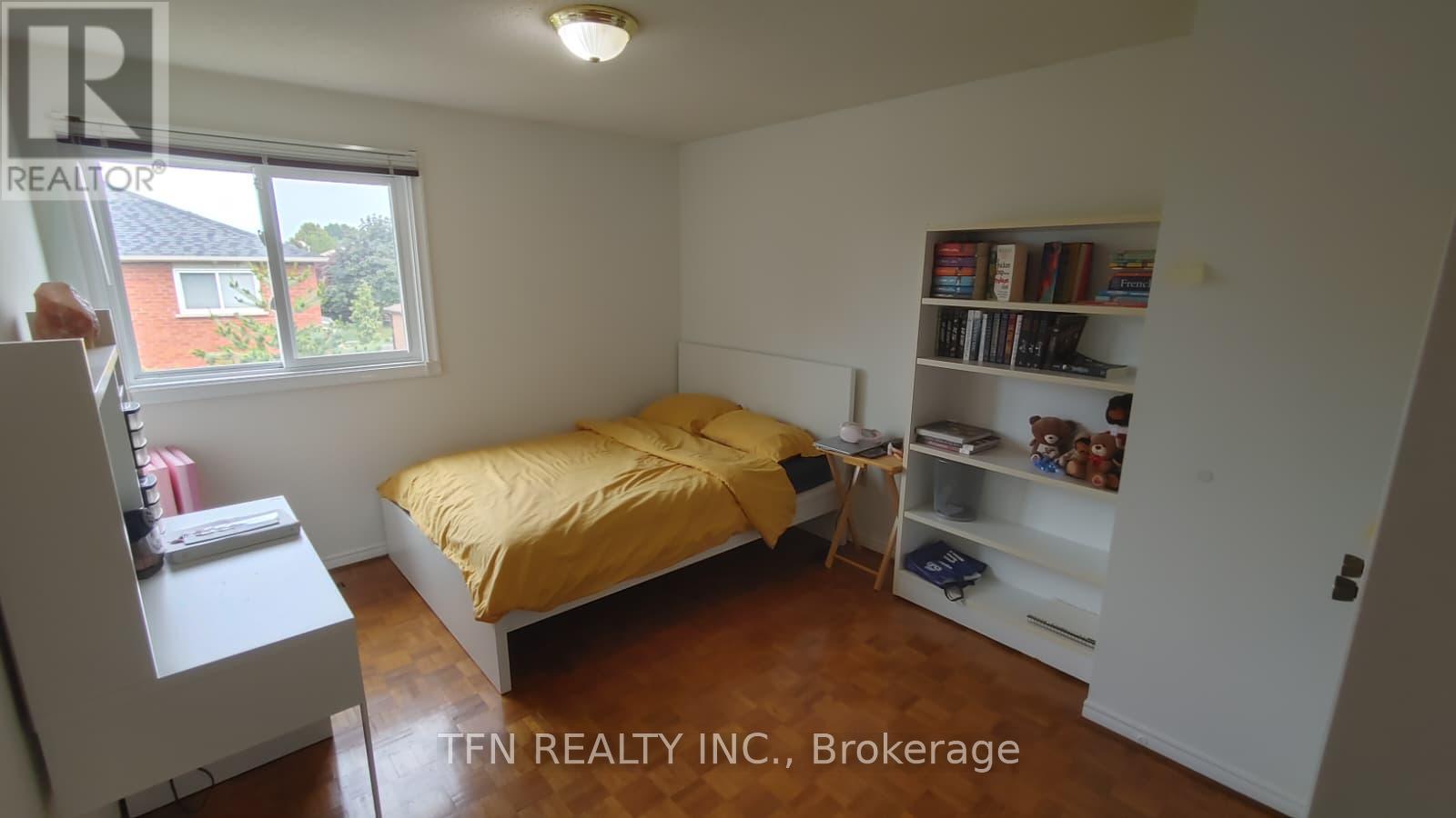 112 TRAFALGAR SQUARE - 25