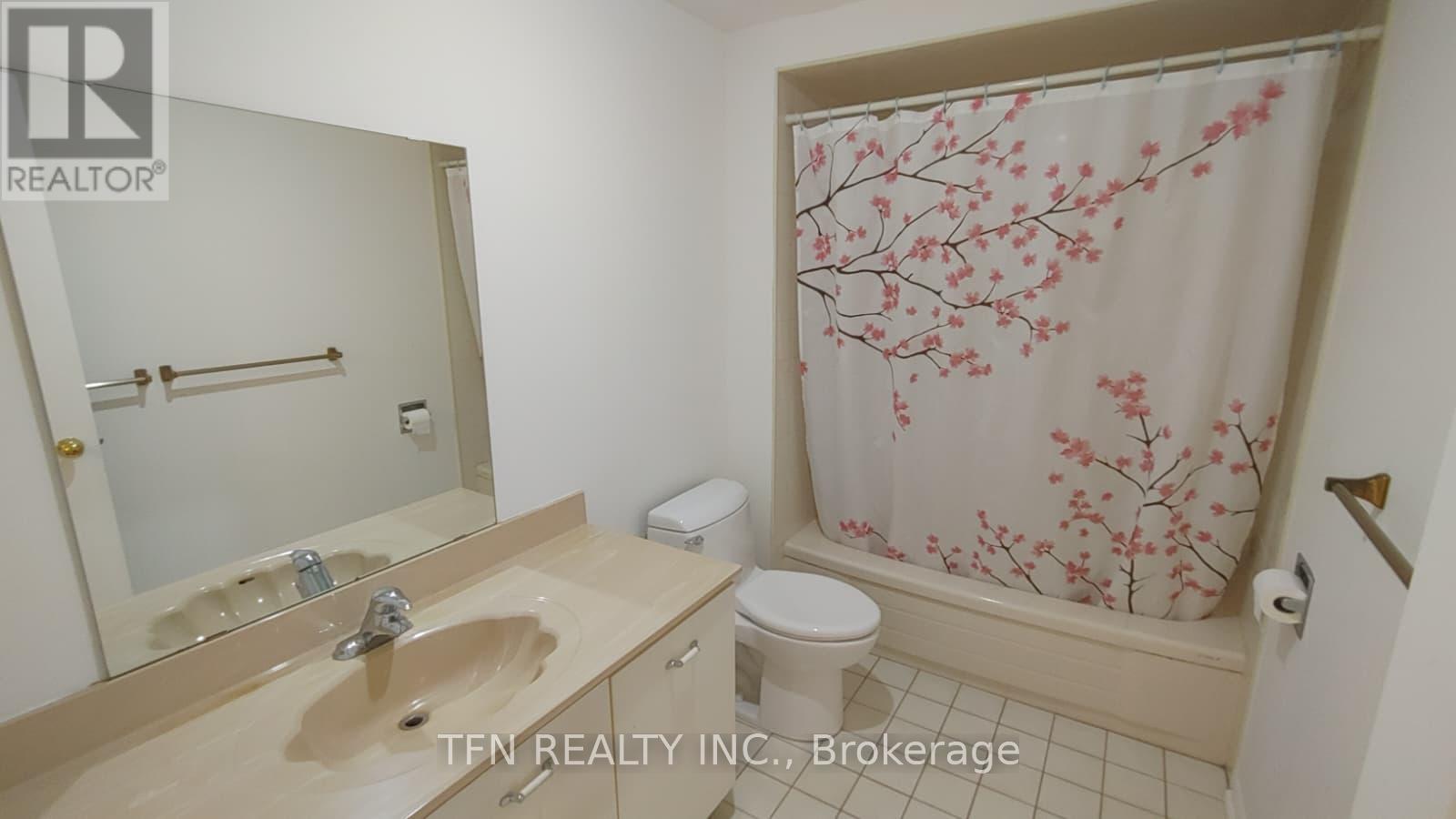 112 TRAFALGAR SQUARE - 26