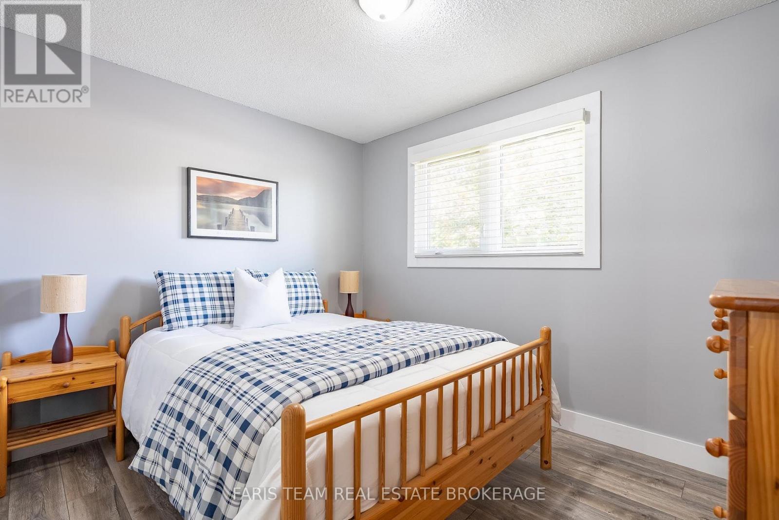 20 LESLIE DRIVE - 19