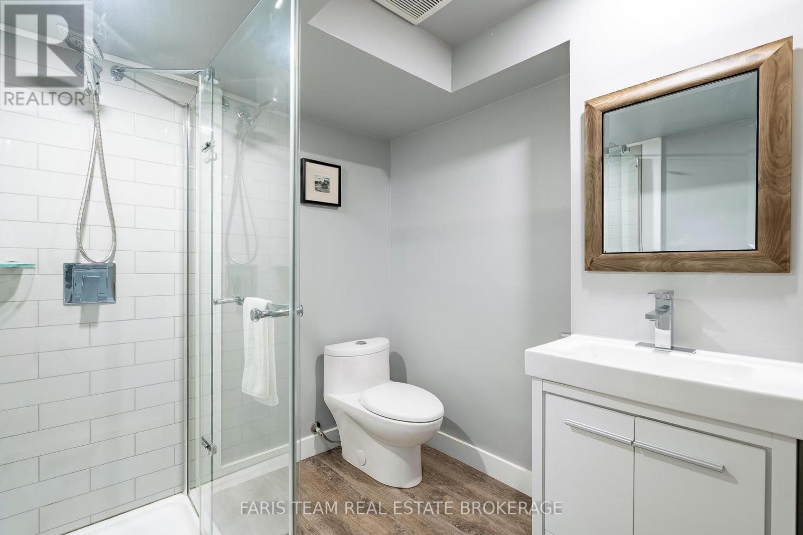 20 LESLIE DRIVE - 28