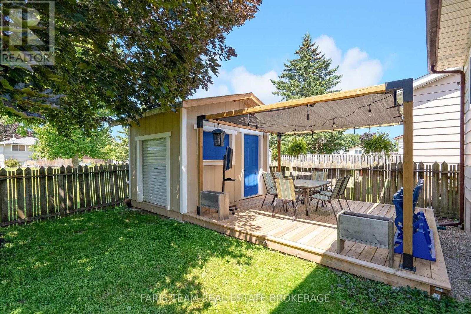 20 LESLIE DRIVE - 35