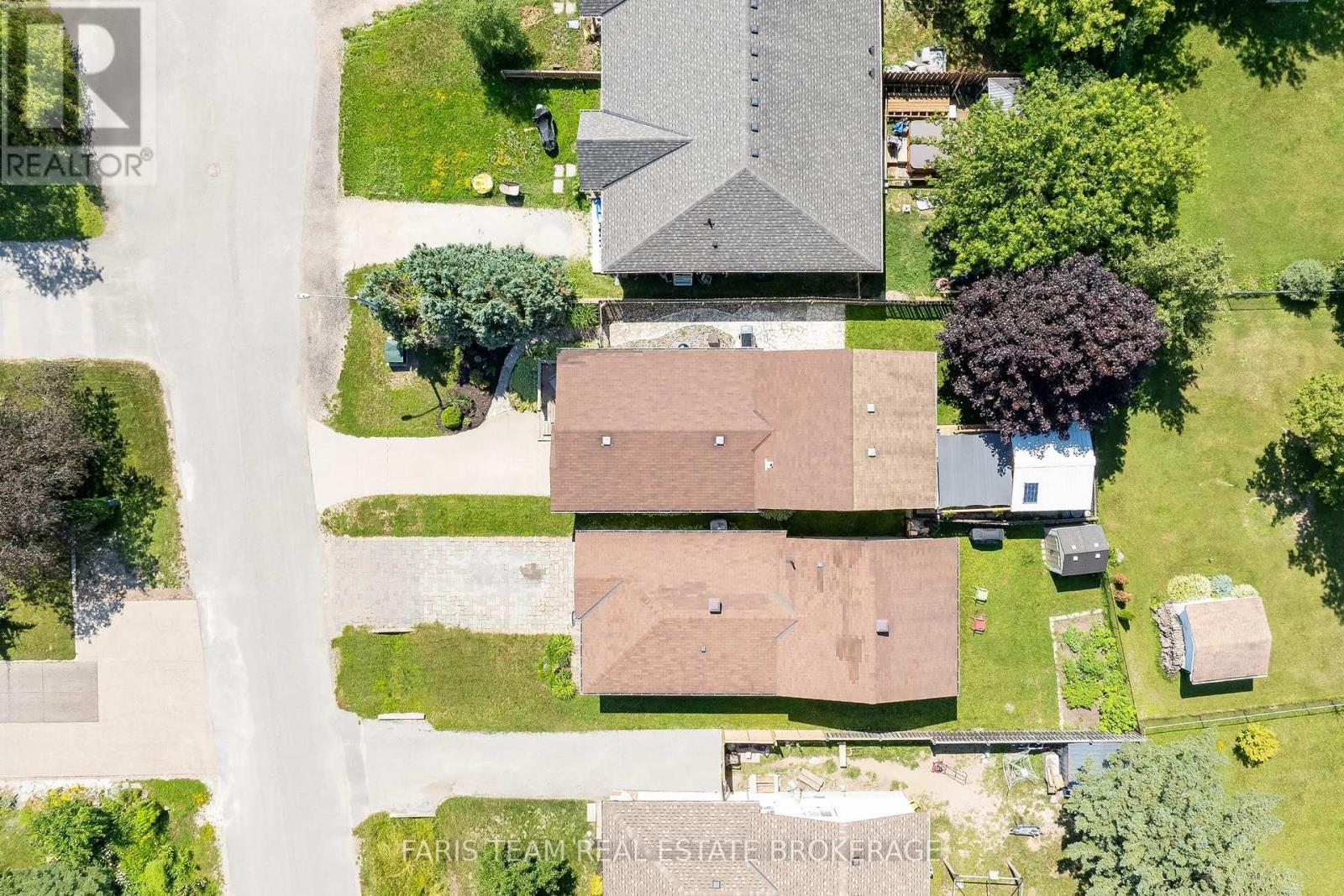 20 LESLIE DRIVE - 37