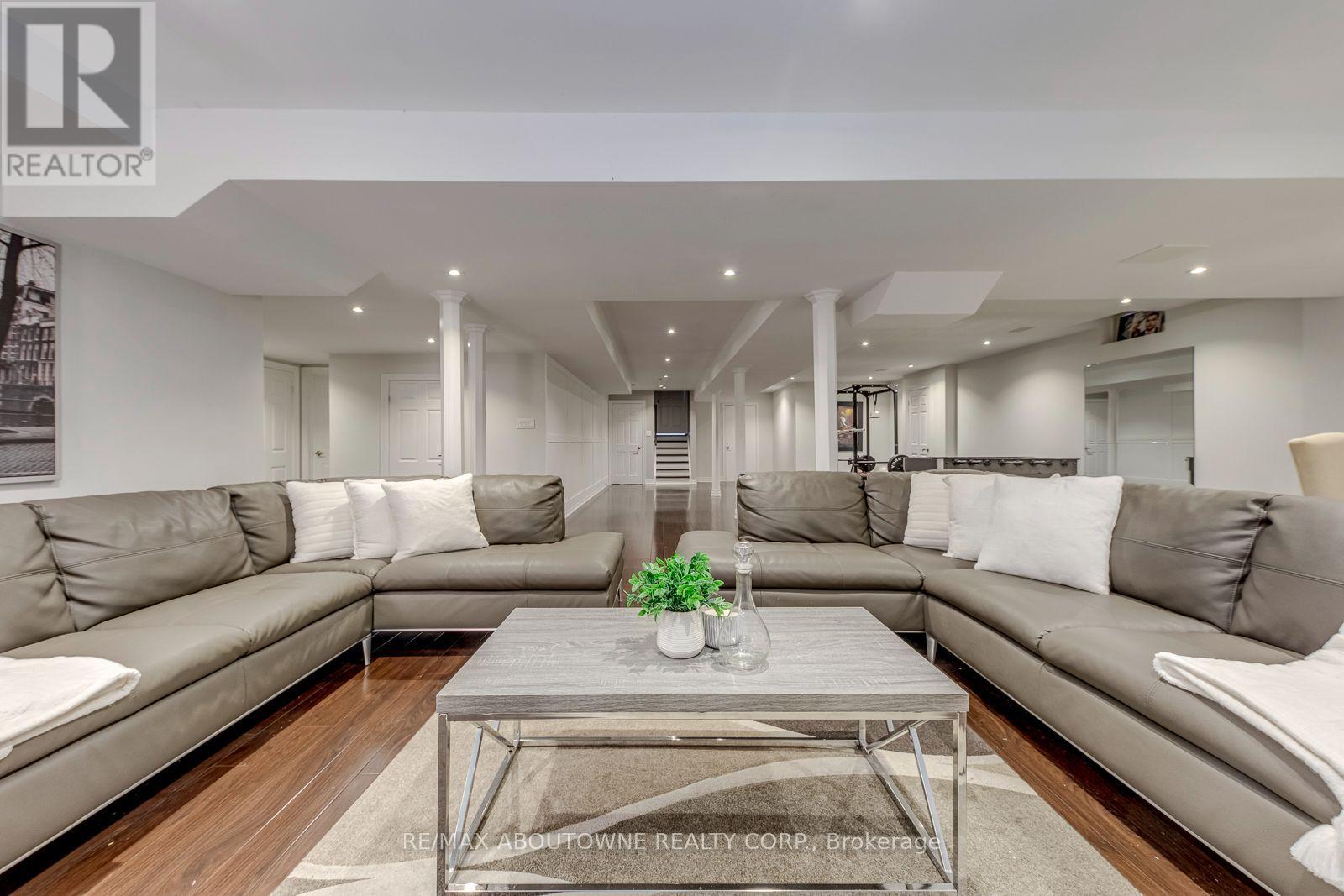 2067 HELMSLEY AVENUE - Image 40