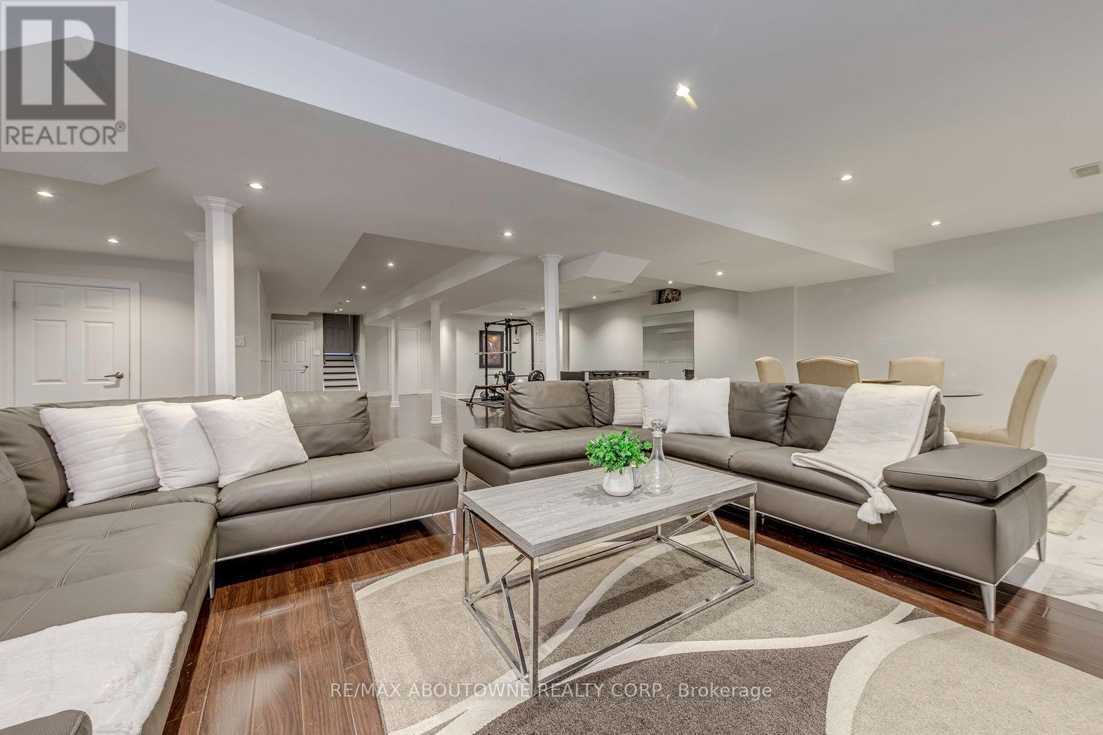 2067 HELMSLEY AVENUE - Image 41
