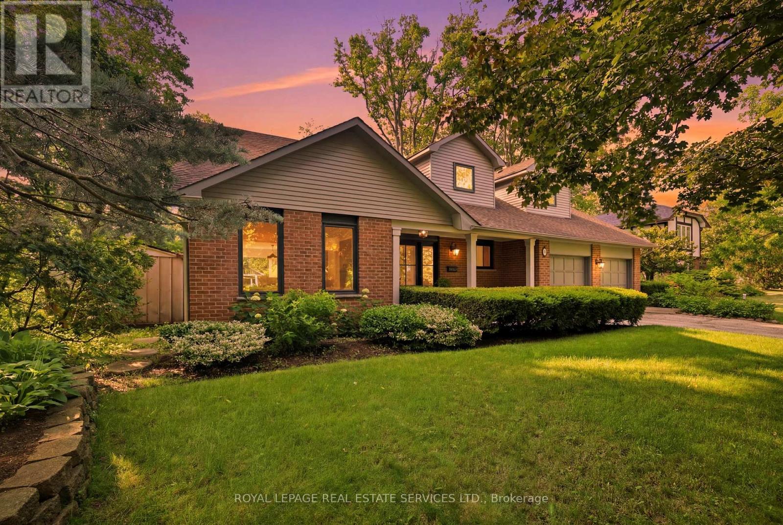 11 REGENCY COURT - 1