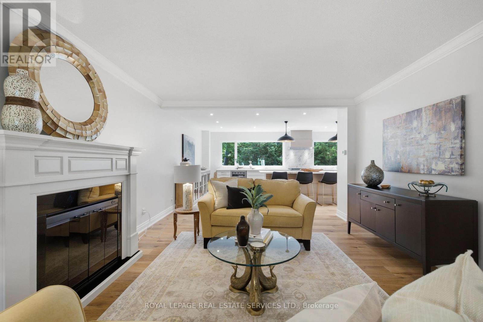 11 REGENCY COURT - 11