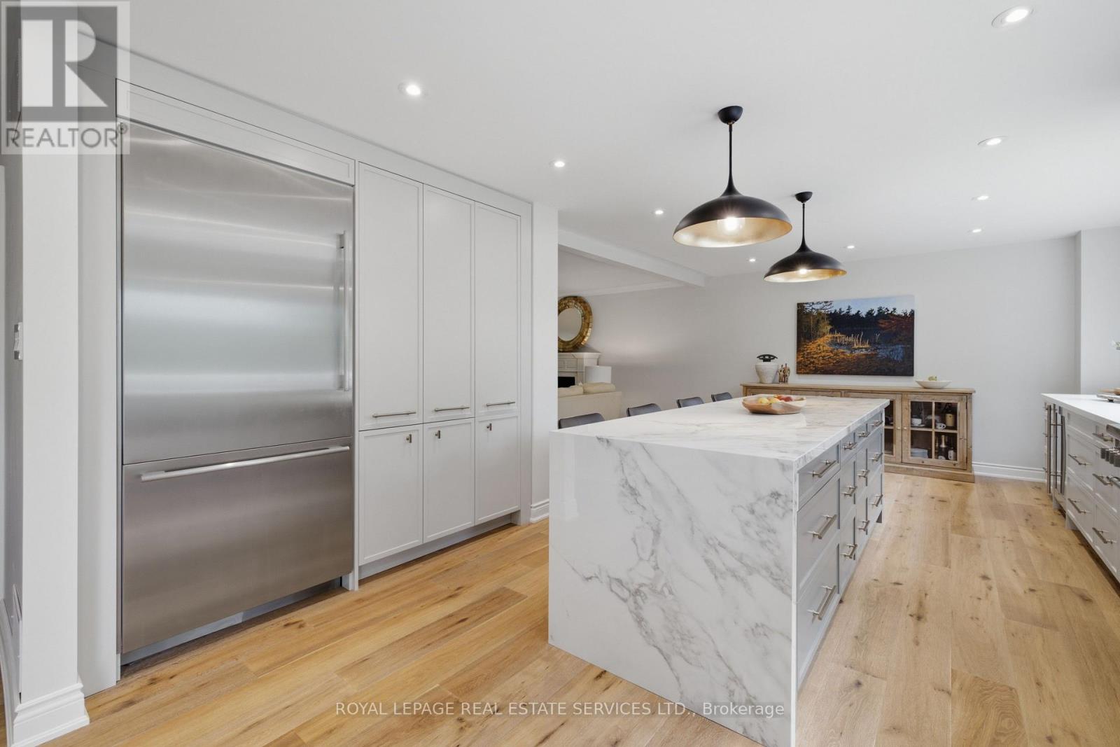 11 REGENCY COURT - 16