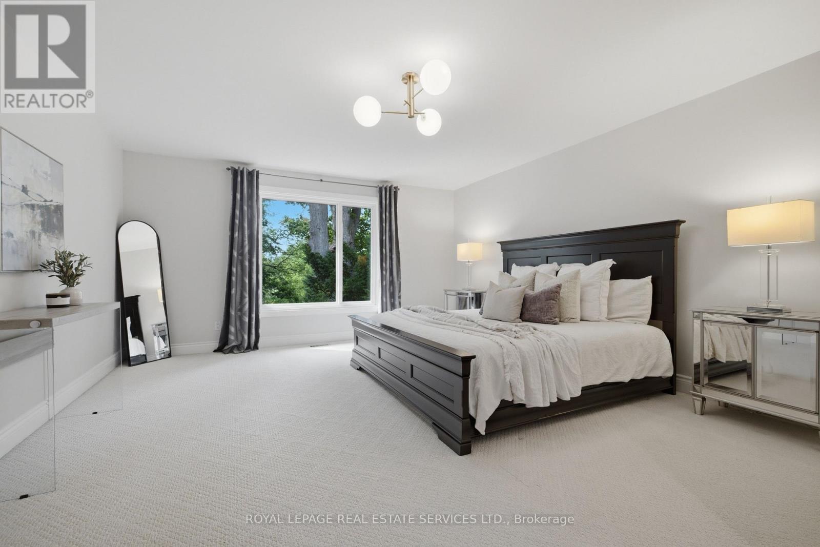 11 REGENCY COURT - 23