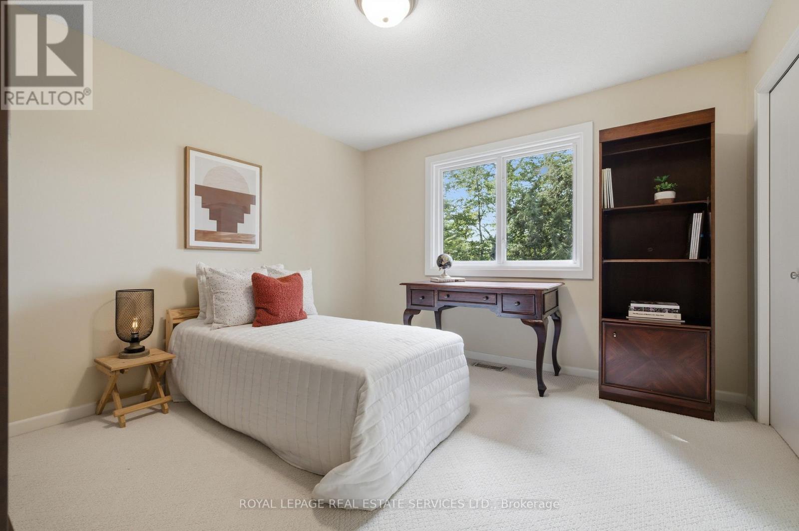 11 REGENCY COURT - 28