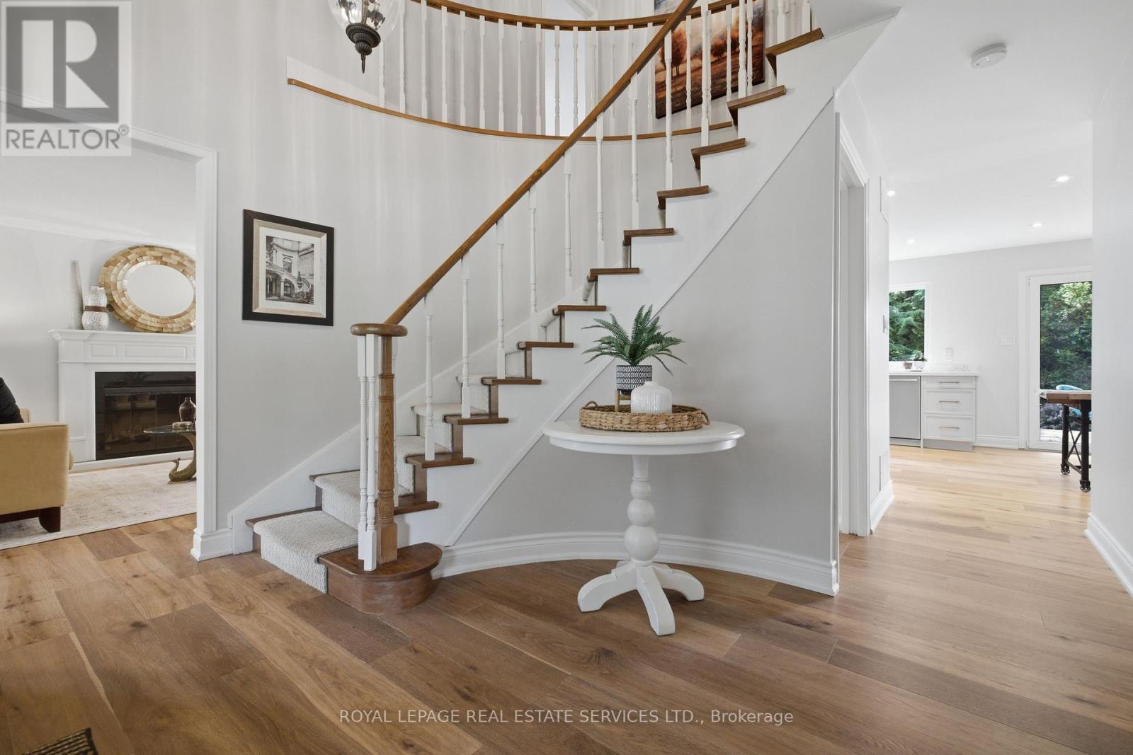 11 REGENCY COURT - 8