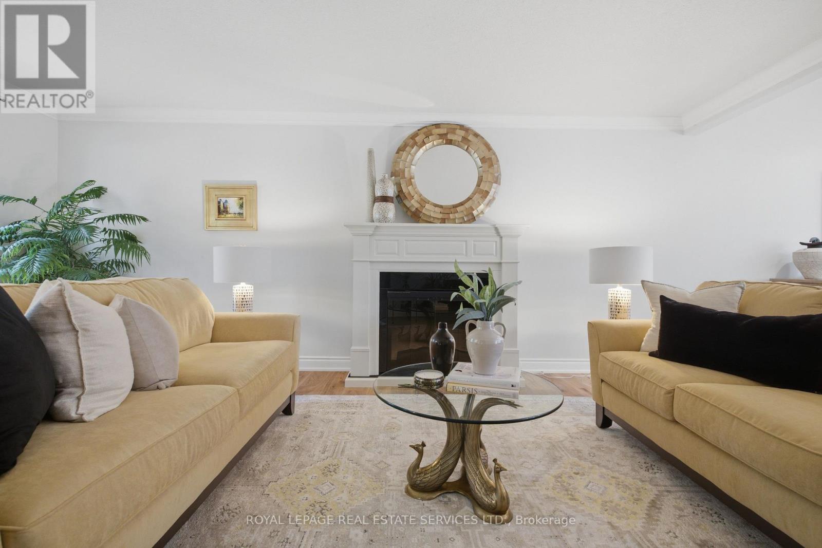 11 REGENCY COURT - 9