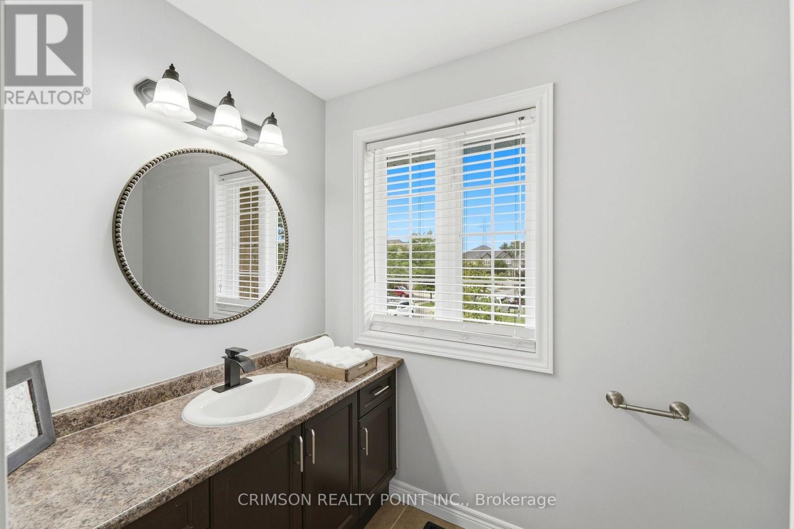 51 WHITWORTH TERRACE - 37