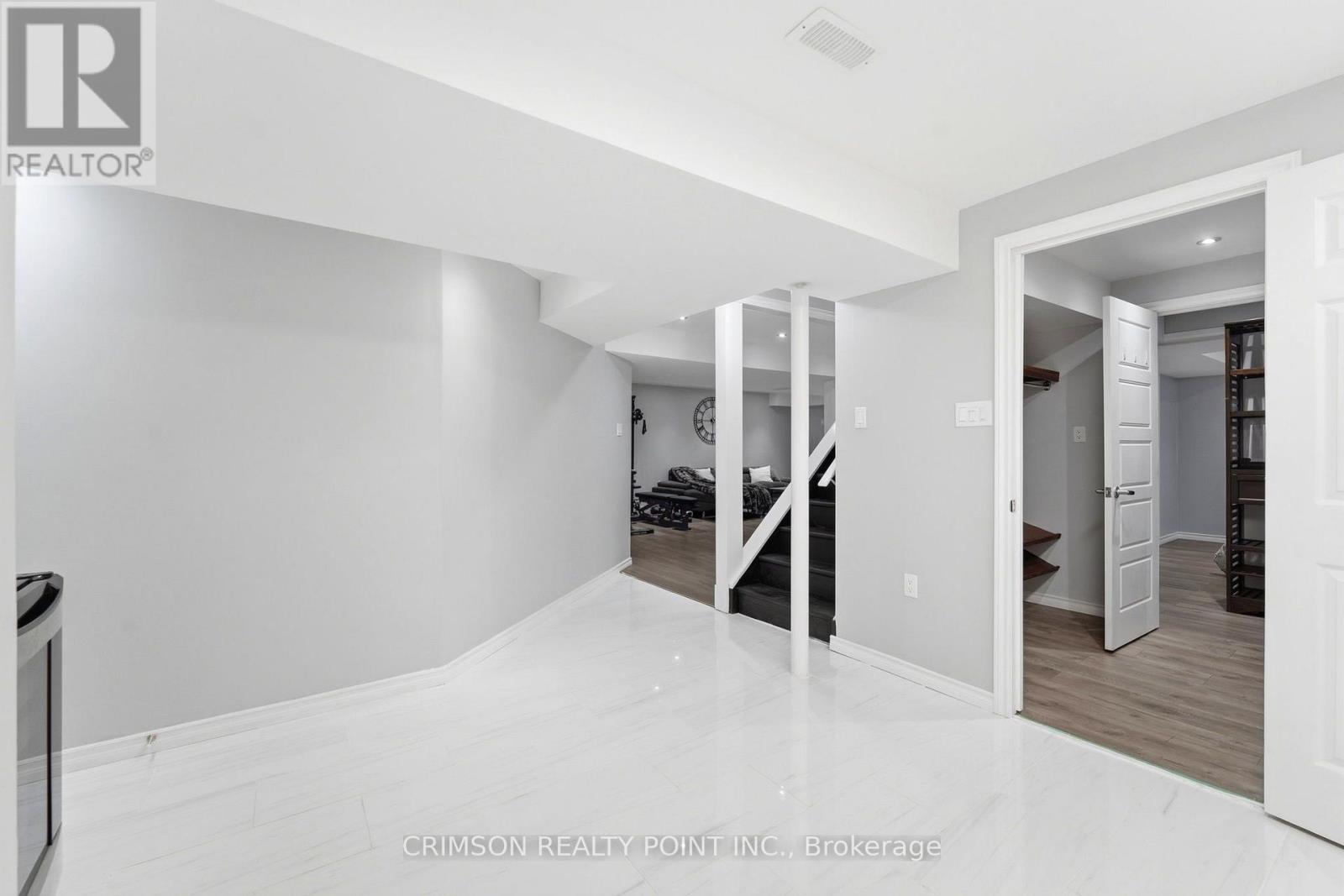51 WHITWORTH TERRACE - 44