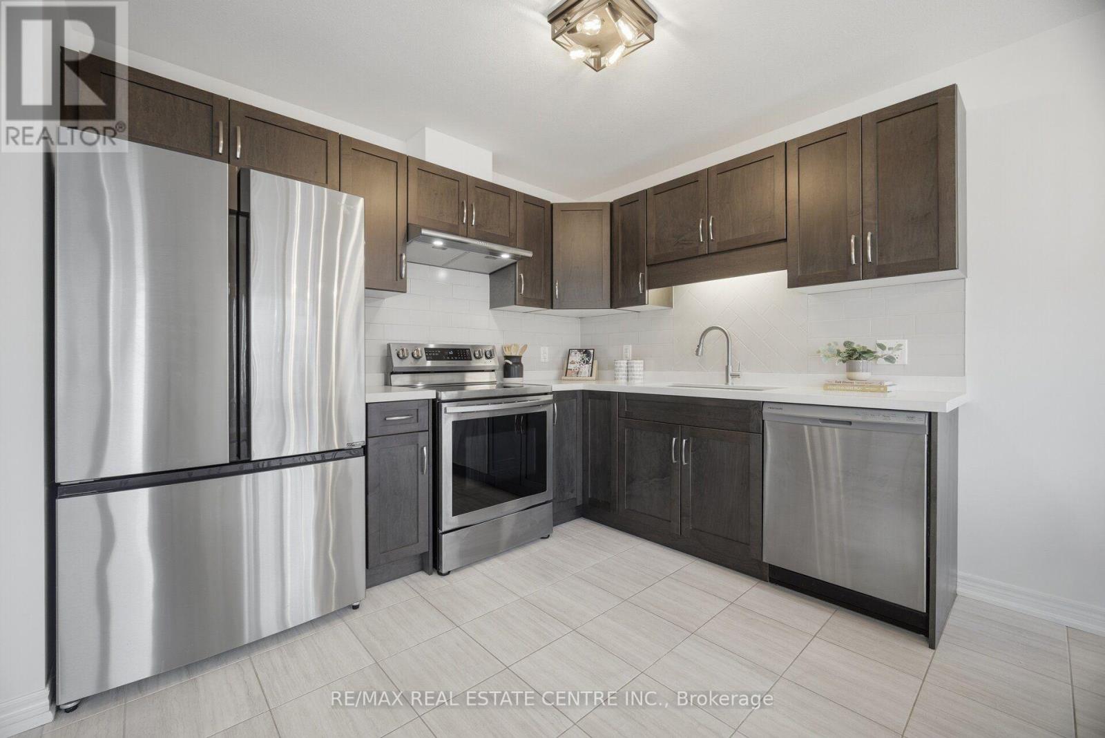 206 HERON STREET - 15
