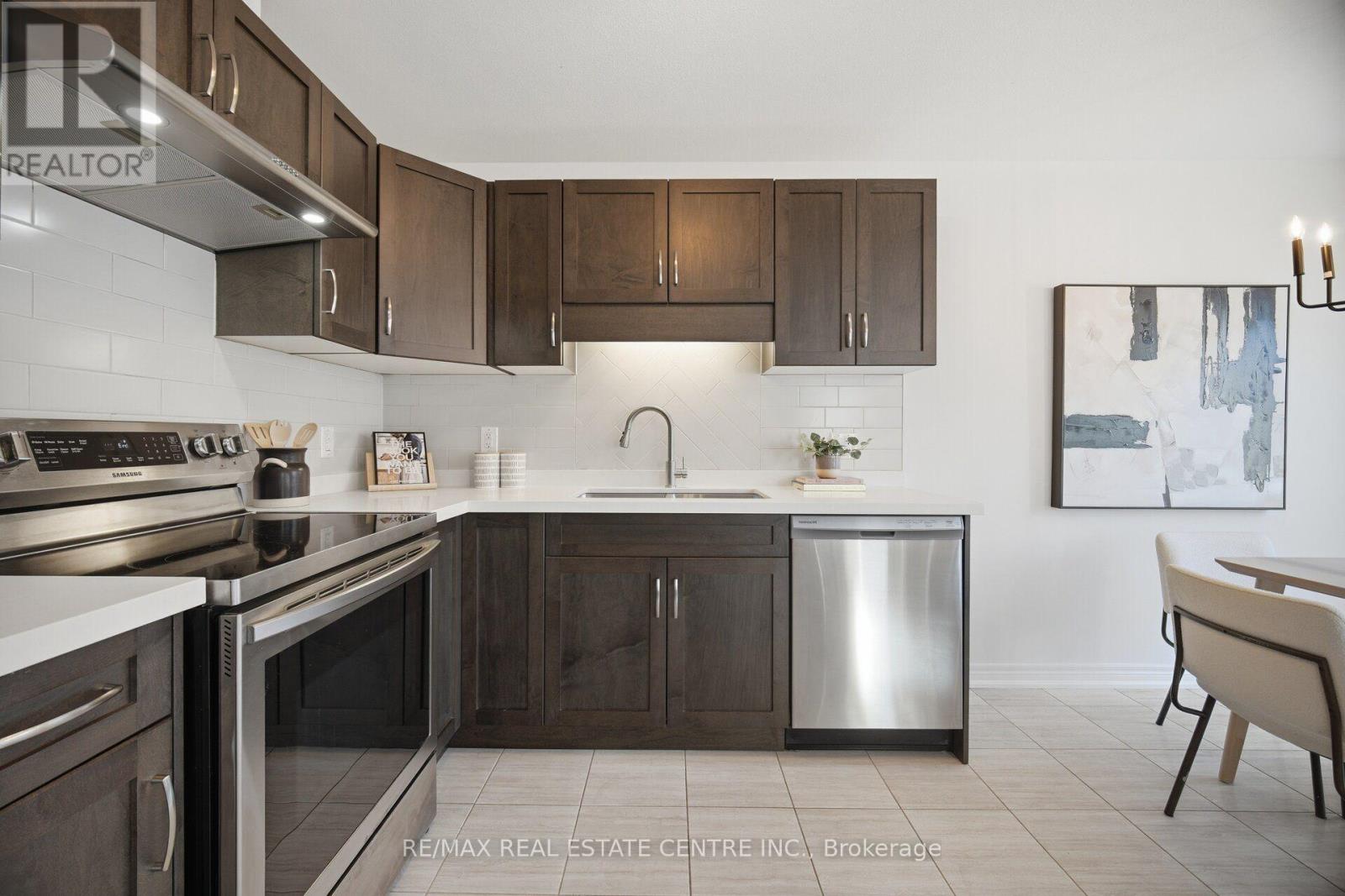 206 HERON STREET - 16