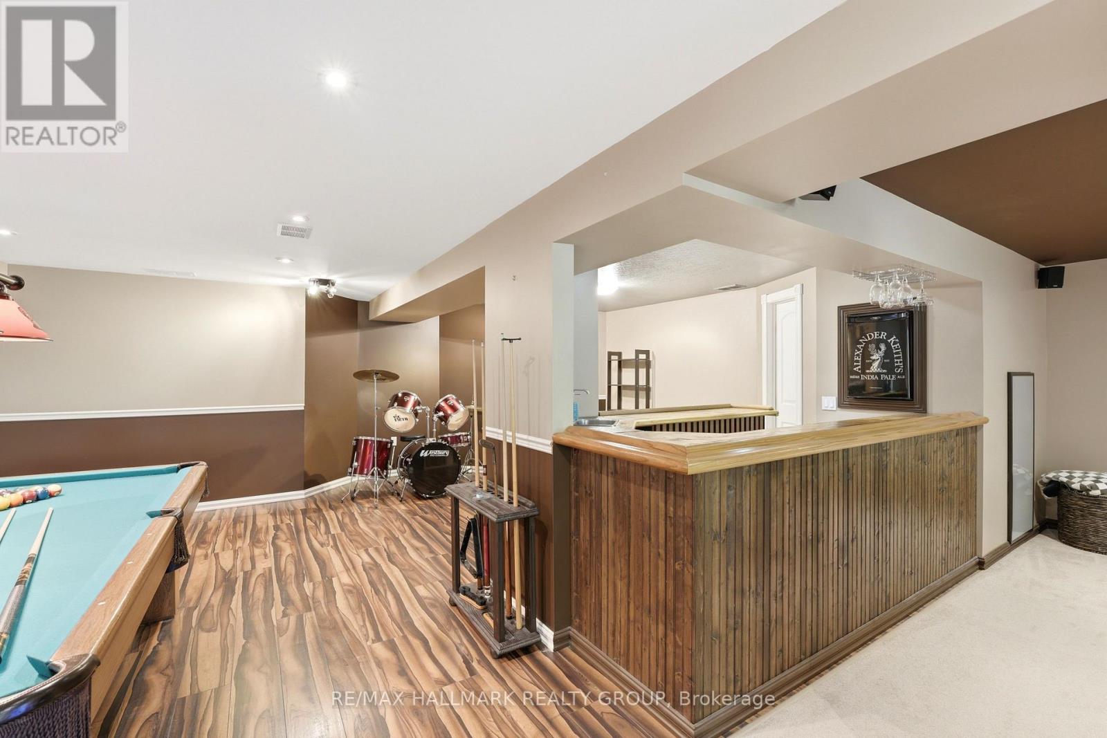 18 JOSTEEN DRIVE - 25
