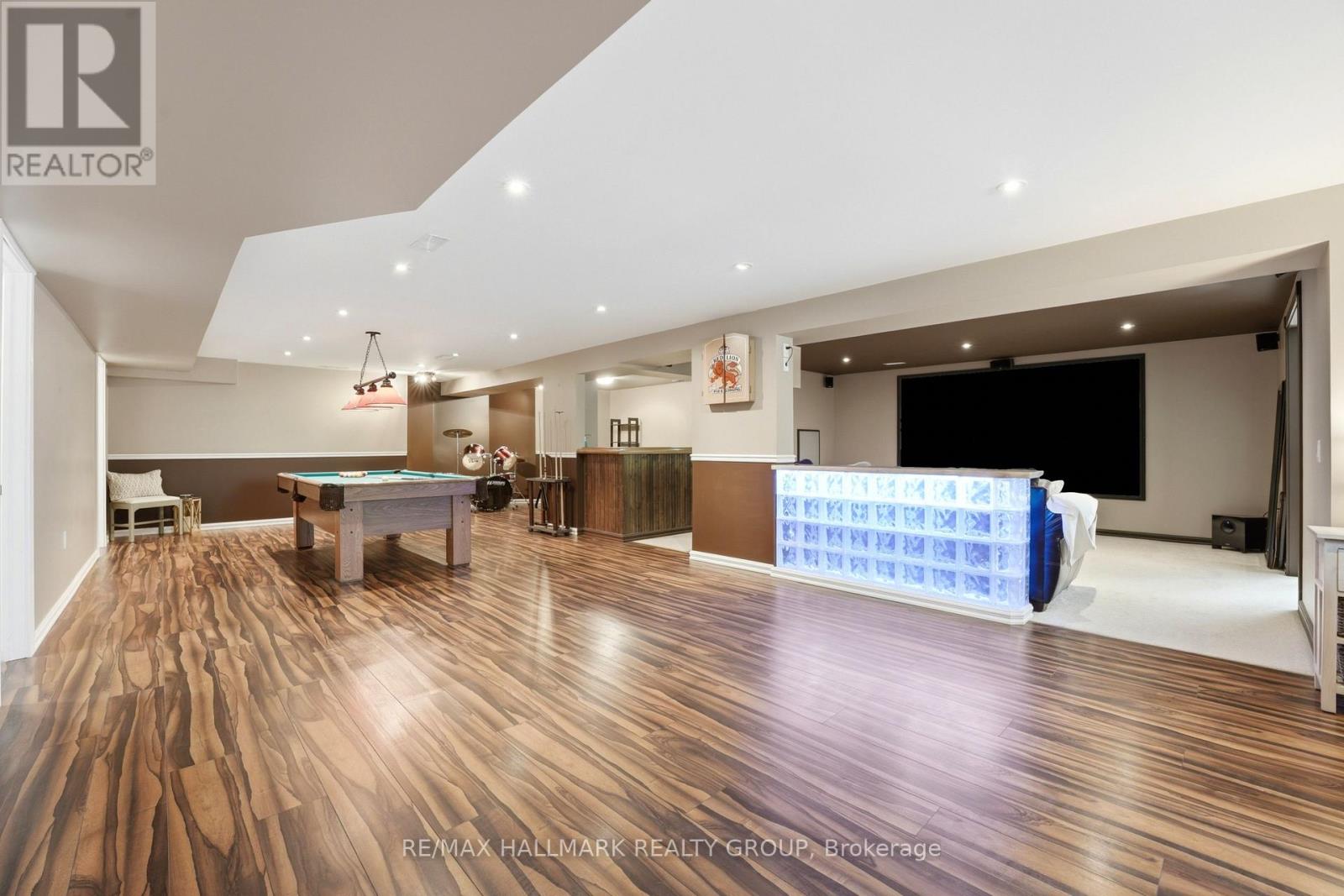 18 JOSTEEN DRIVE - 23
