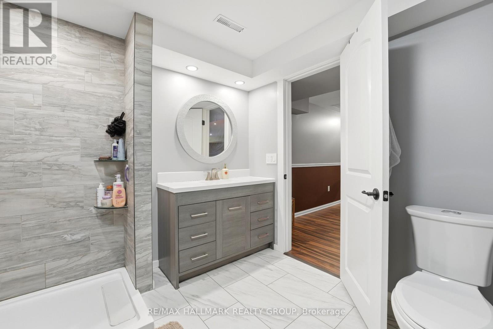 18 JOSTEEN DRIVE - 27