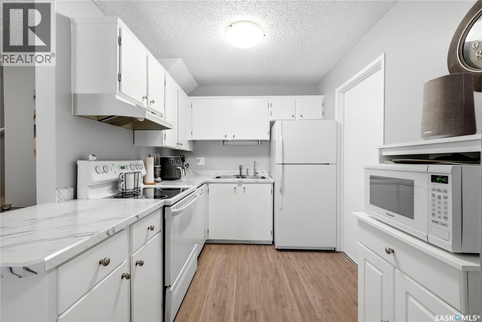 #134 CEDAR MEADOW DRIVE - 6
