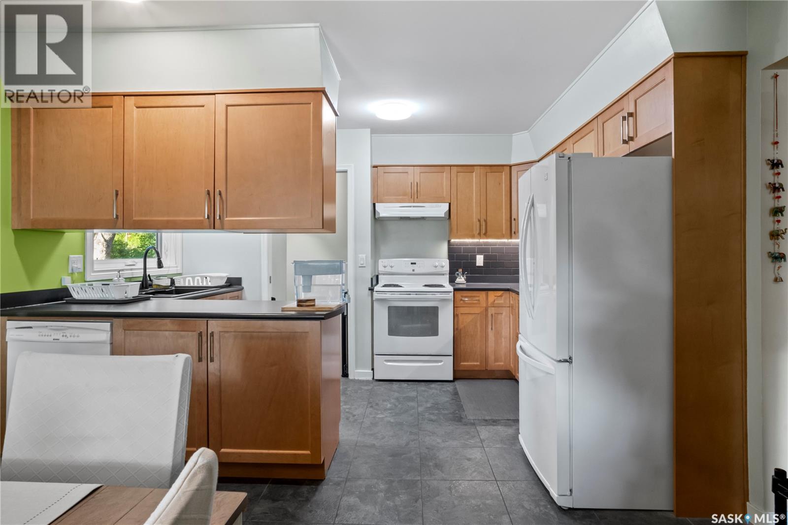 3531 Queen STREET - 10