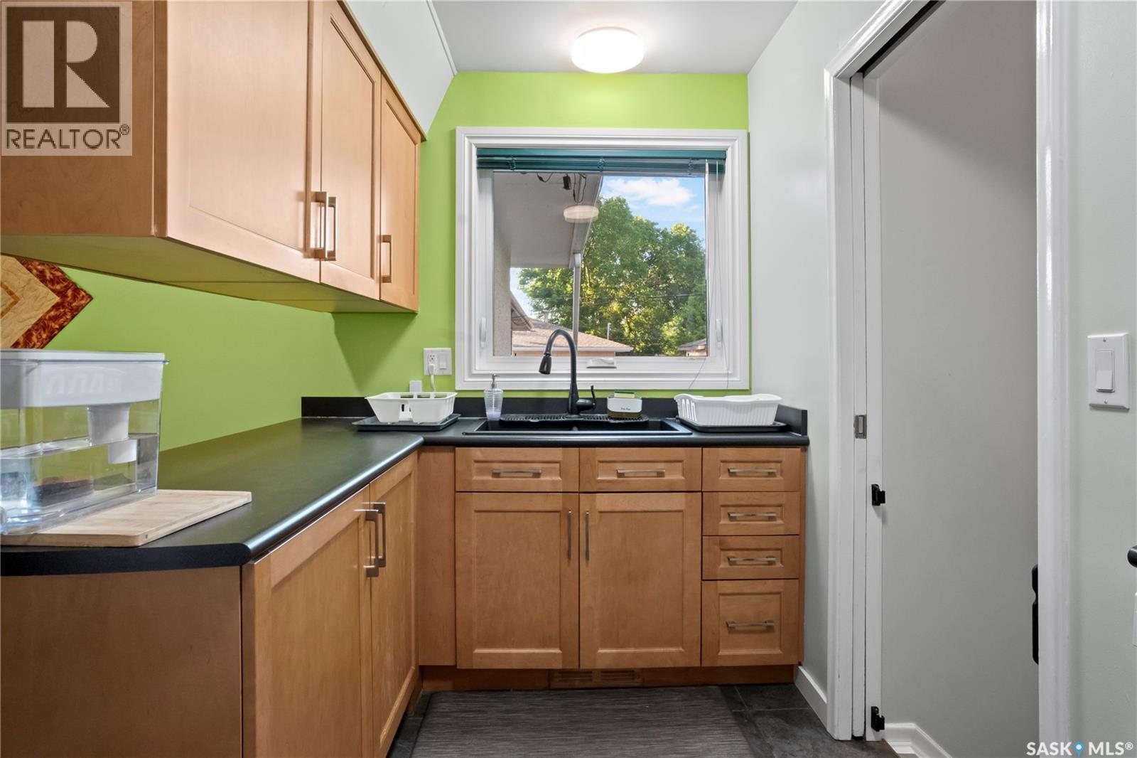 3531 Queen STREET - 11