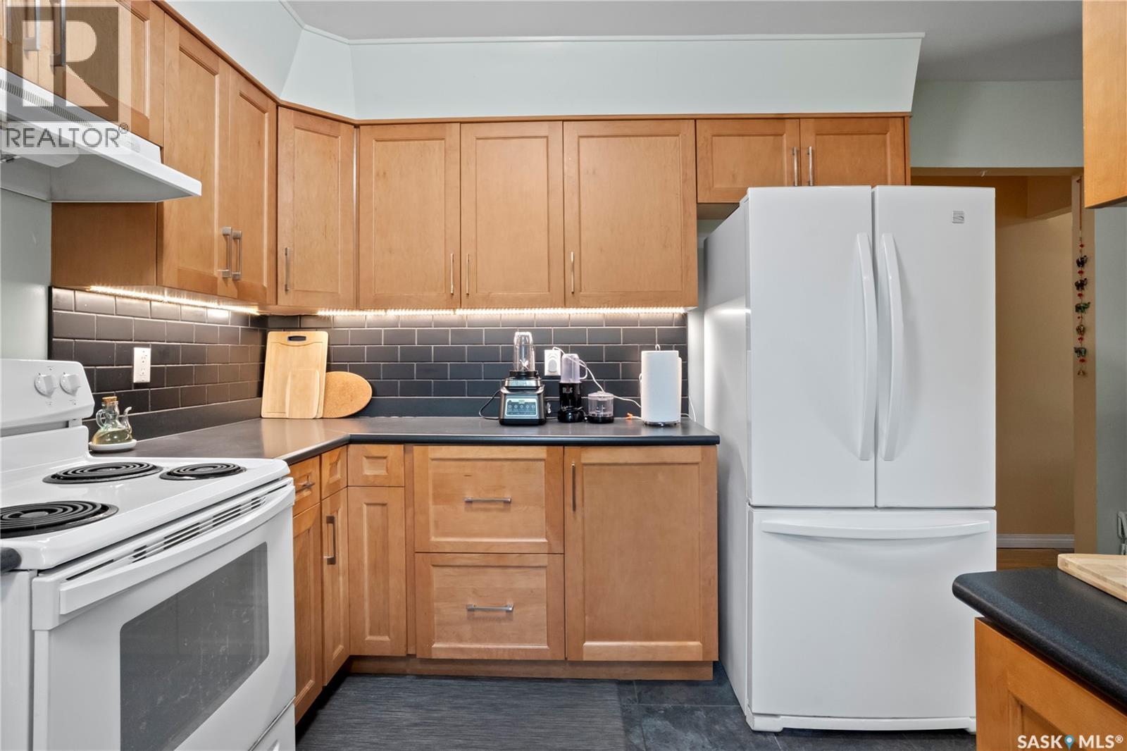 3531 Queen STREET - 12