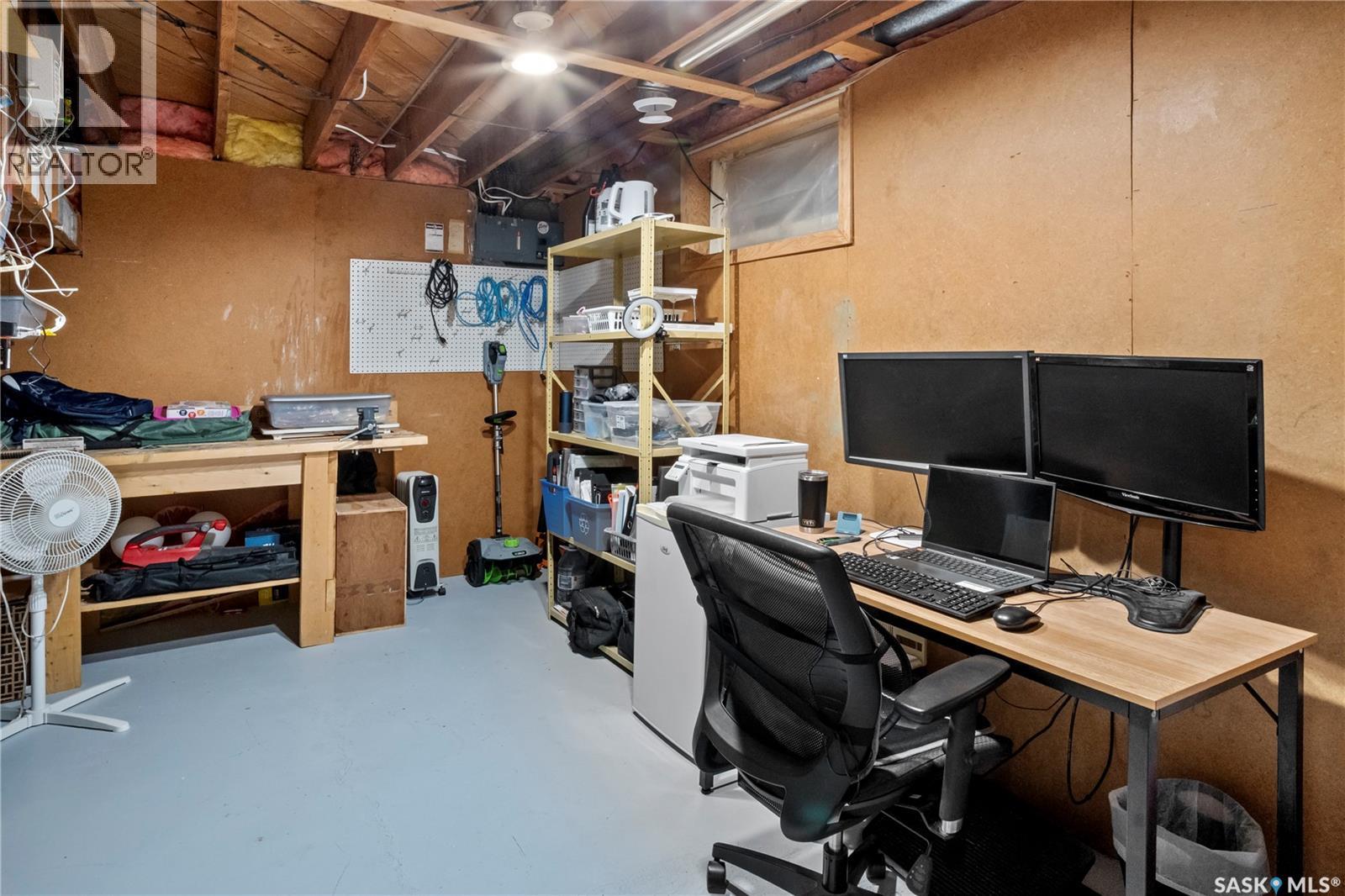 3531 Queen STREET — photo 32