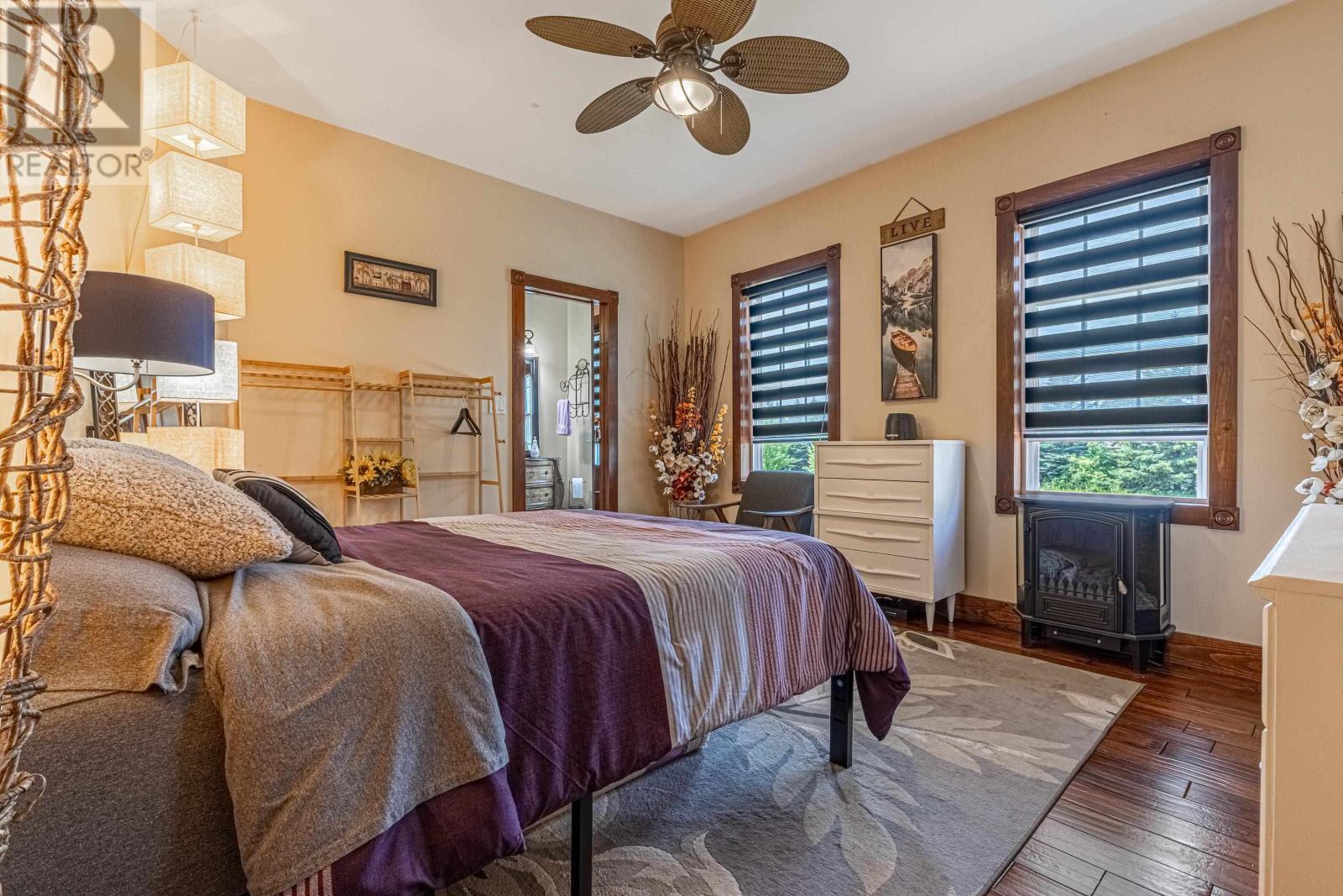 2 MULLAGHMORE Drive - 27