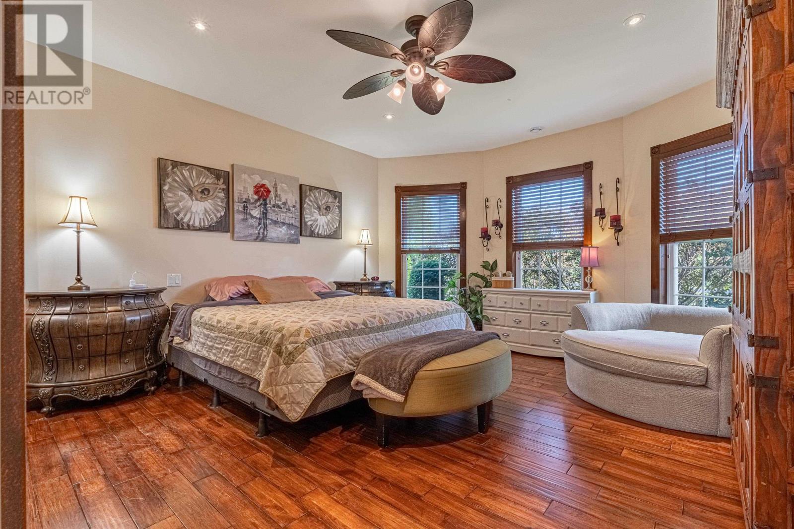 2 MULLAGHMORE Drive - 22