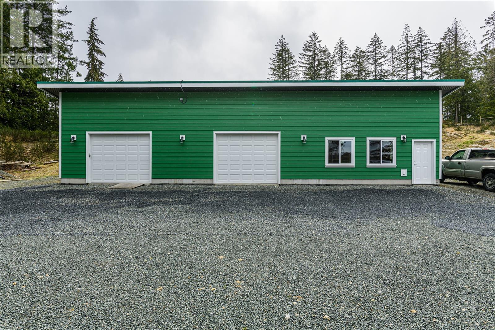 7487 Relke Rd - 7