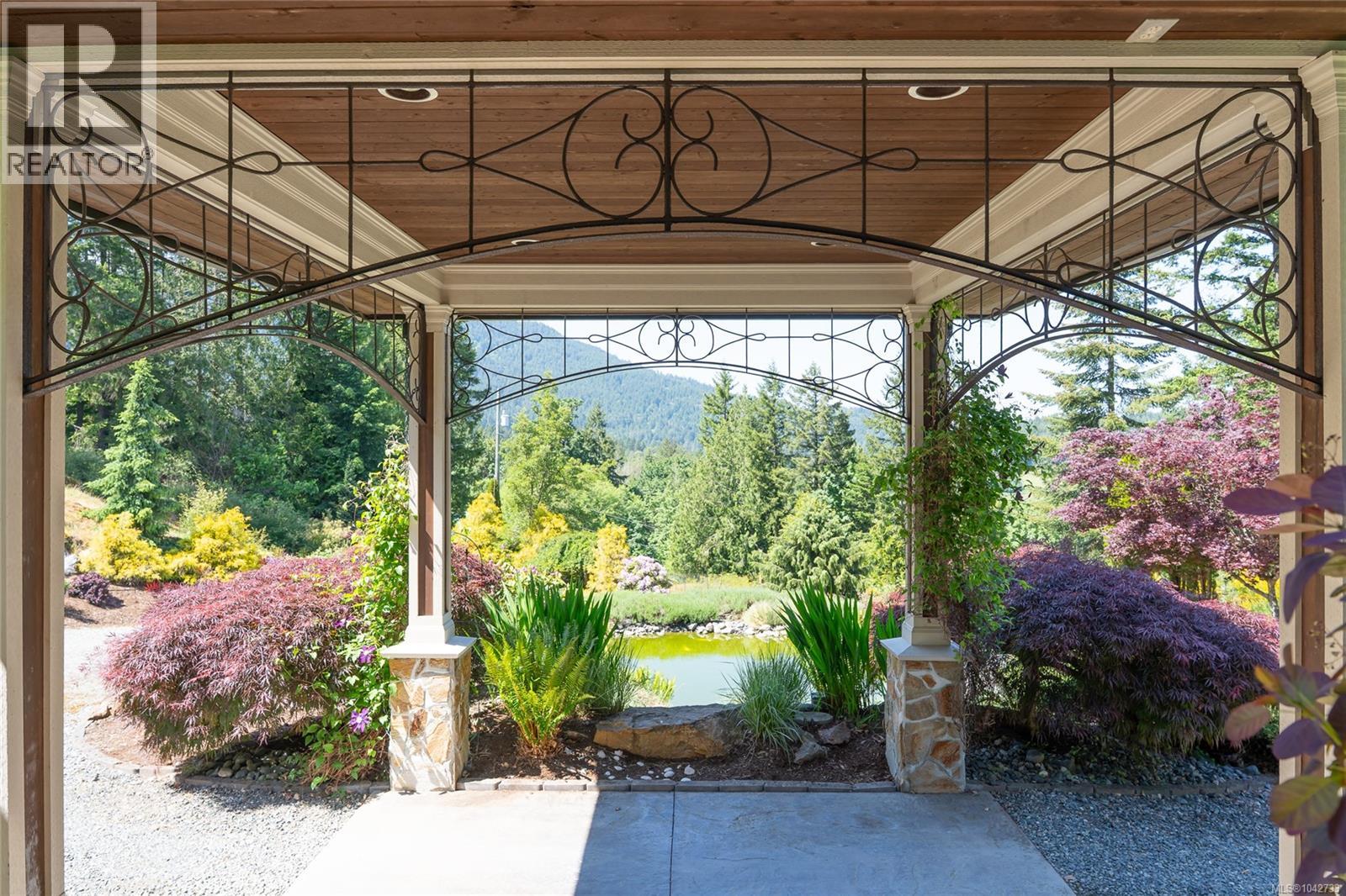 7487 Relke Rd - 5