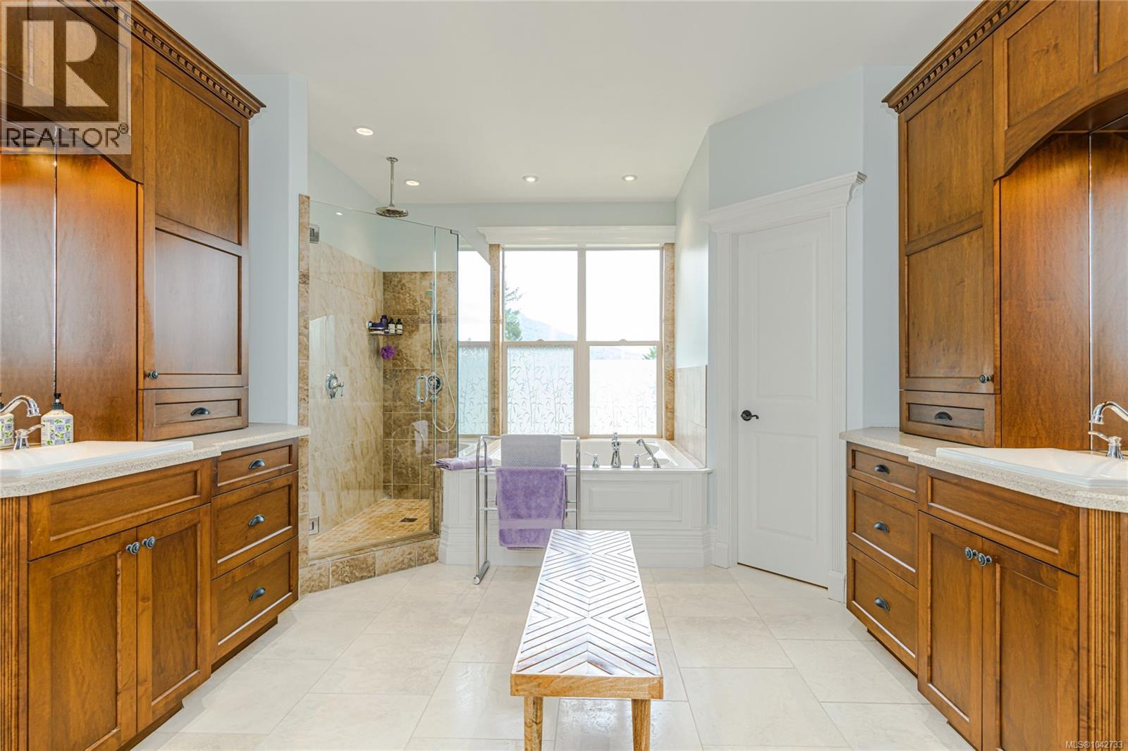 7487 Relke Rd - 32