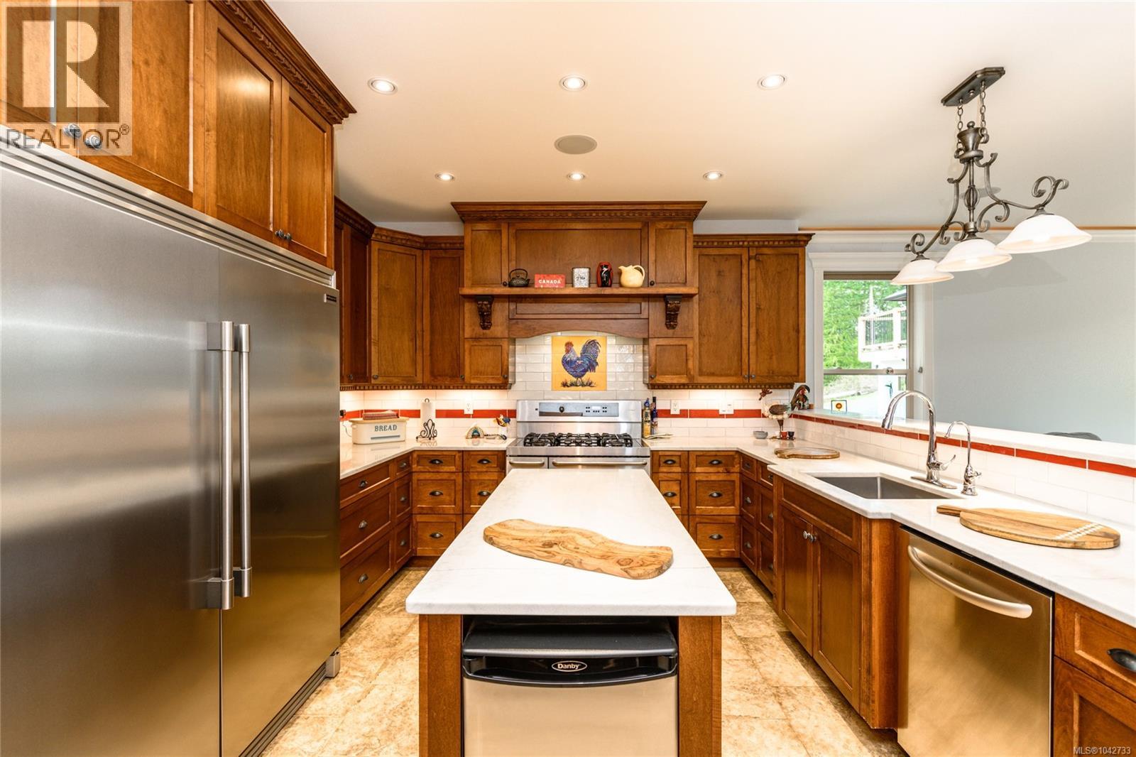 7487 Relke Rd - 20
