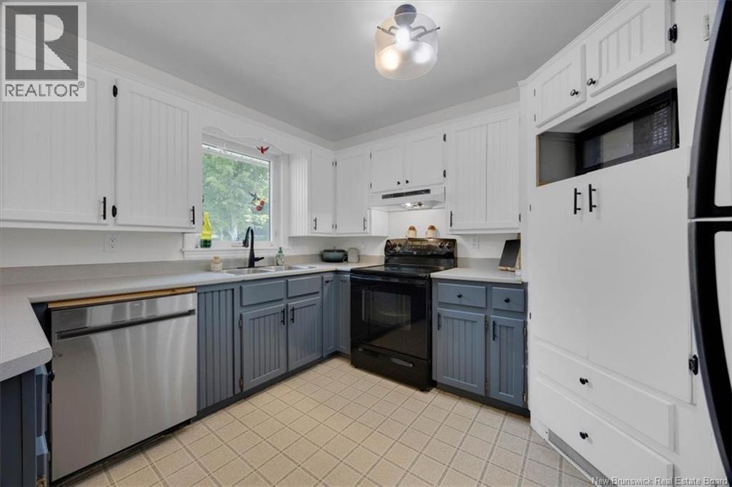 77 Law Avenue - Image 13