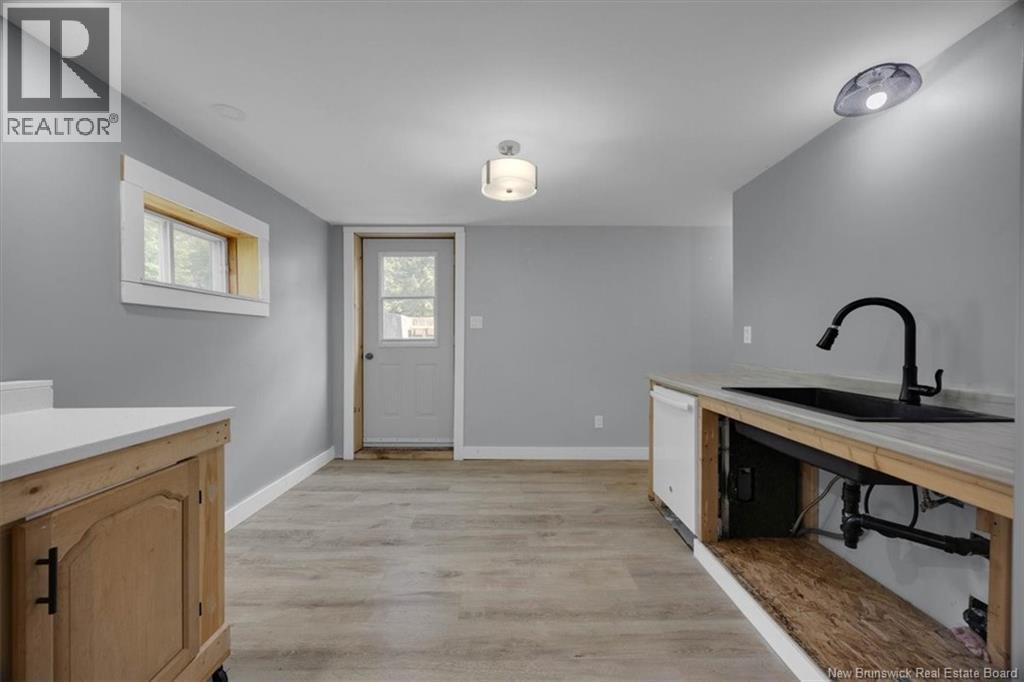 77 Law Avenue - Image 28